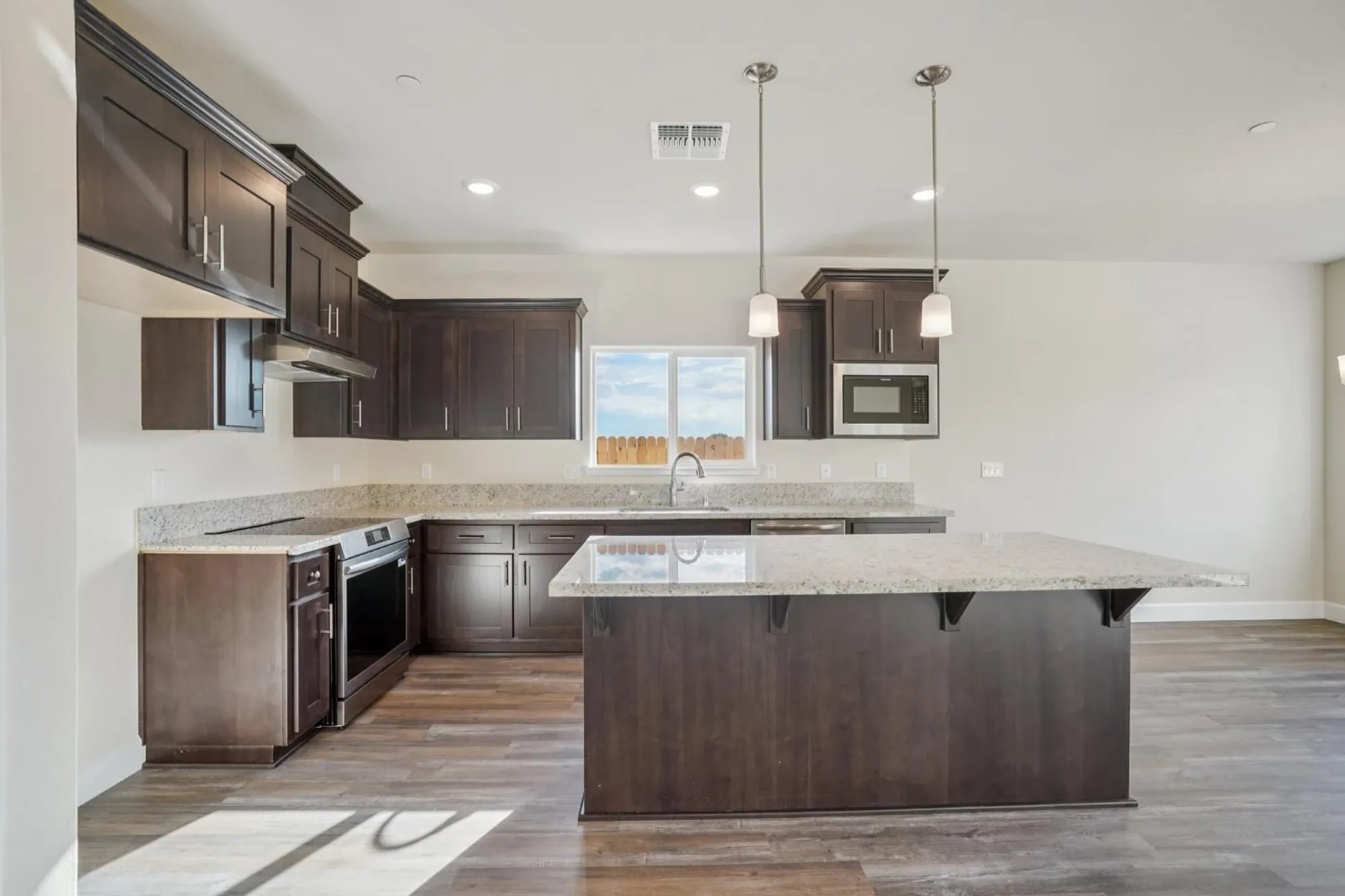 Property Slideshow image 7 of 20 | 1136 crenshaw rd, Galt, CA, 95632