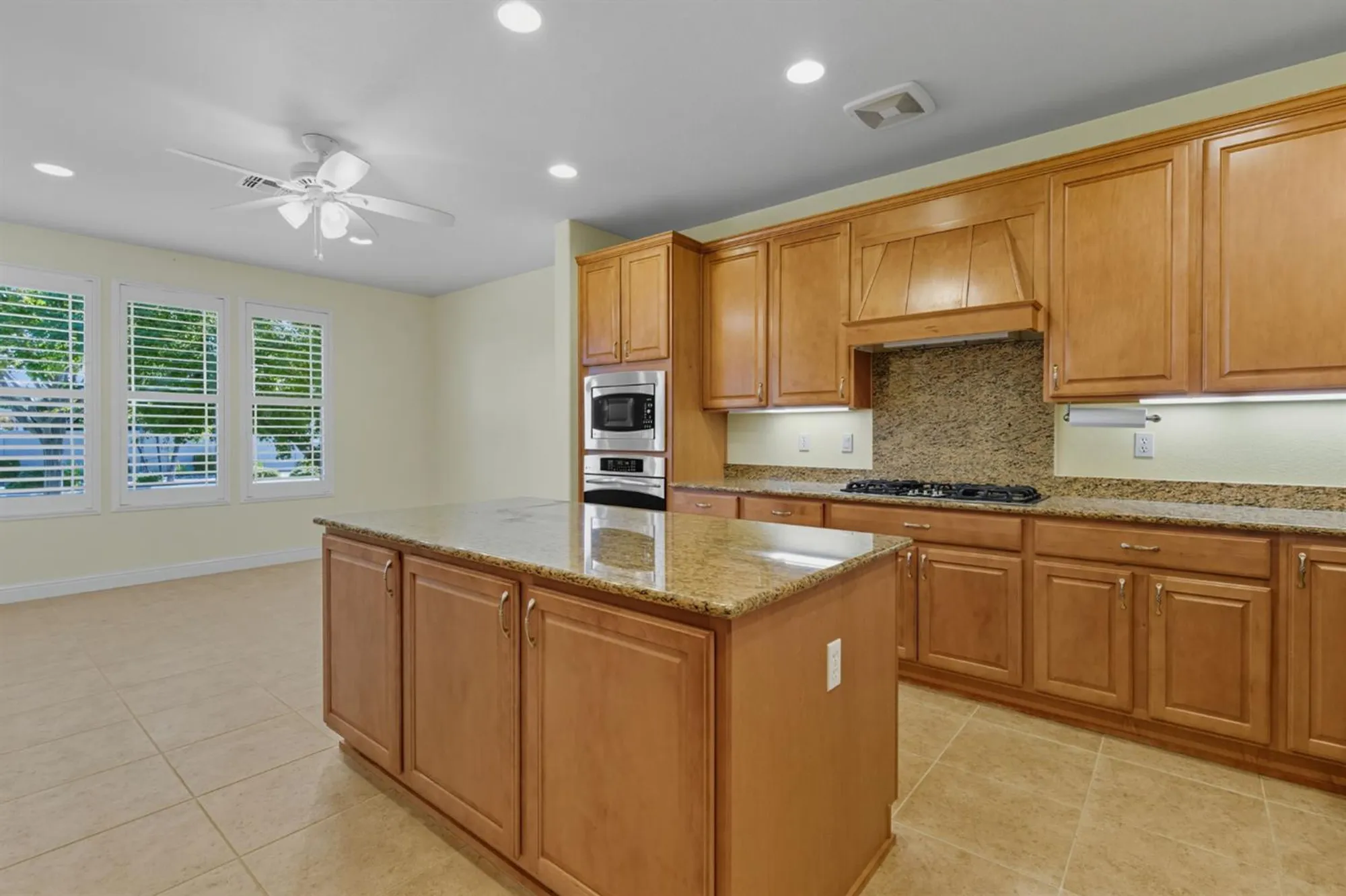 Property Slideshow image 10 of 39 | 2473 dutchwood ln, Manteca, CA, 95336