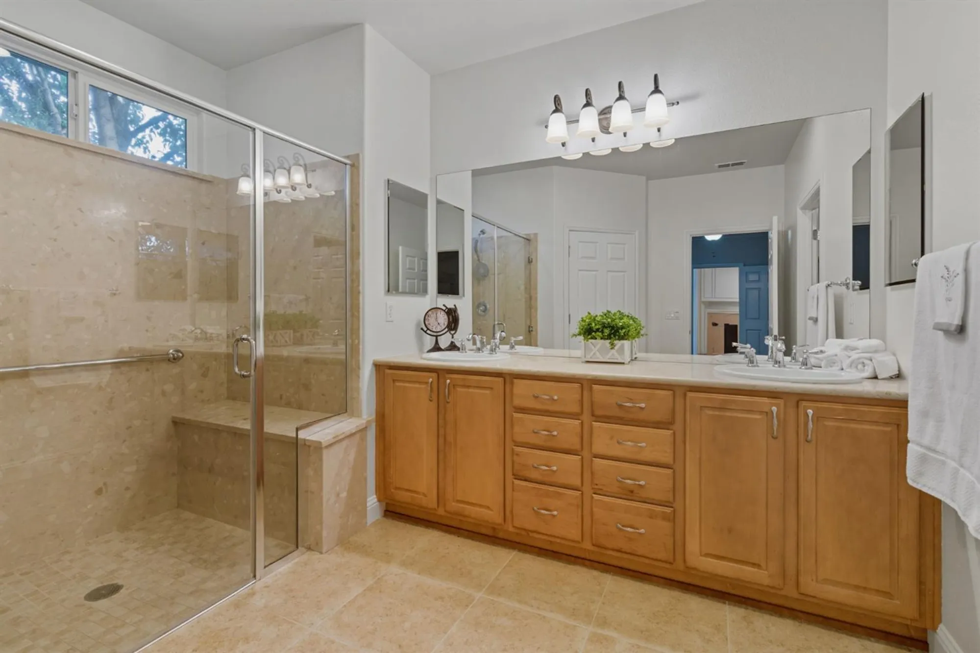 Property Slideshow image 33 of 39 | 2473 dutchwood ln, Manteca, CA, 95336
