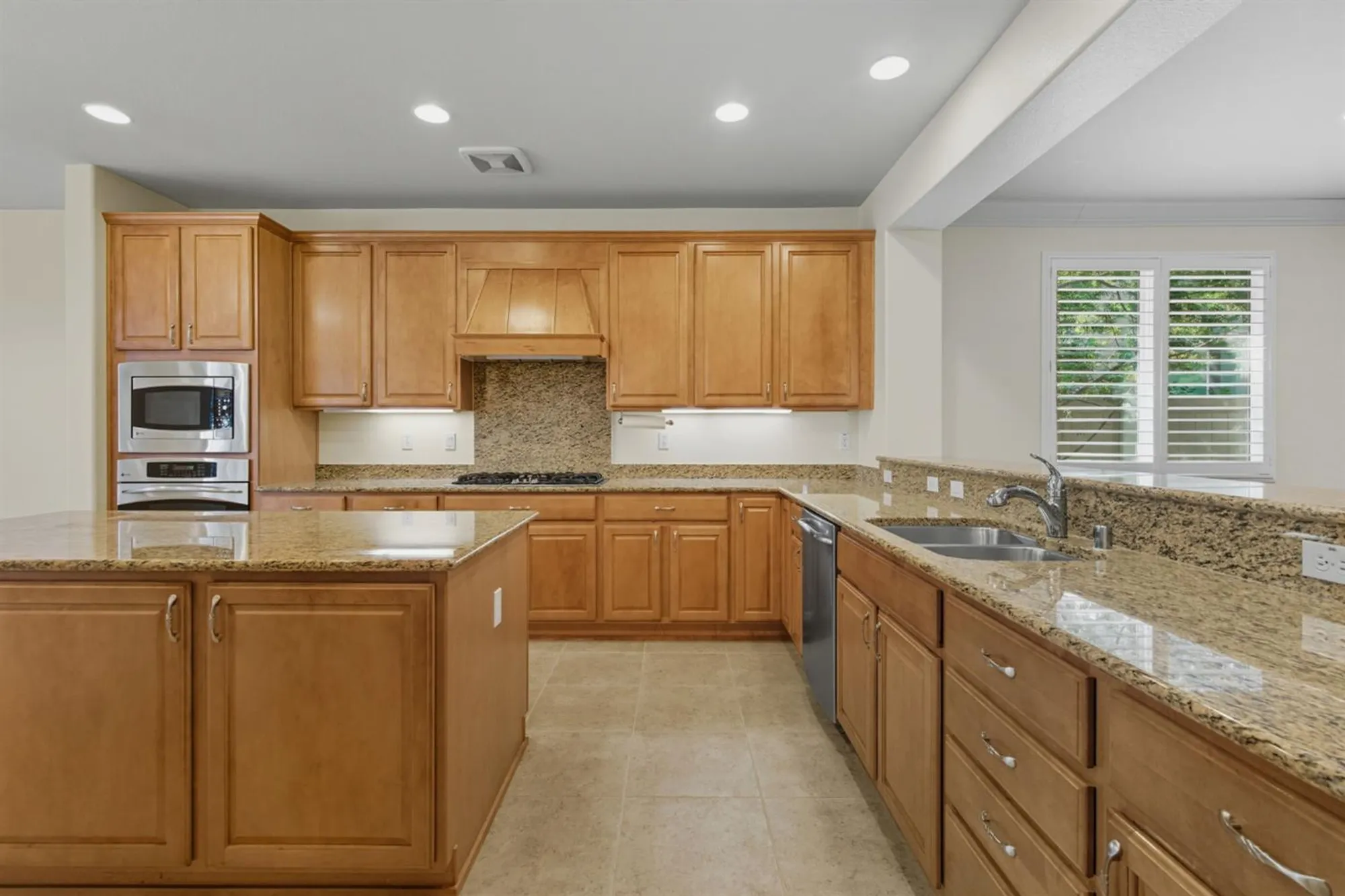 Property Slideshow image 9 of 39 | 2473 dutchwood ln, Manteca, CA, 95336