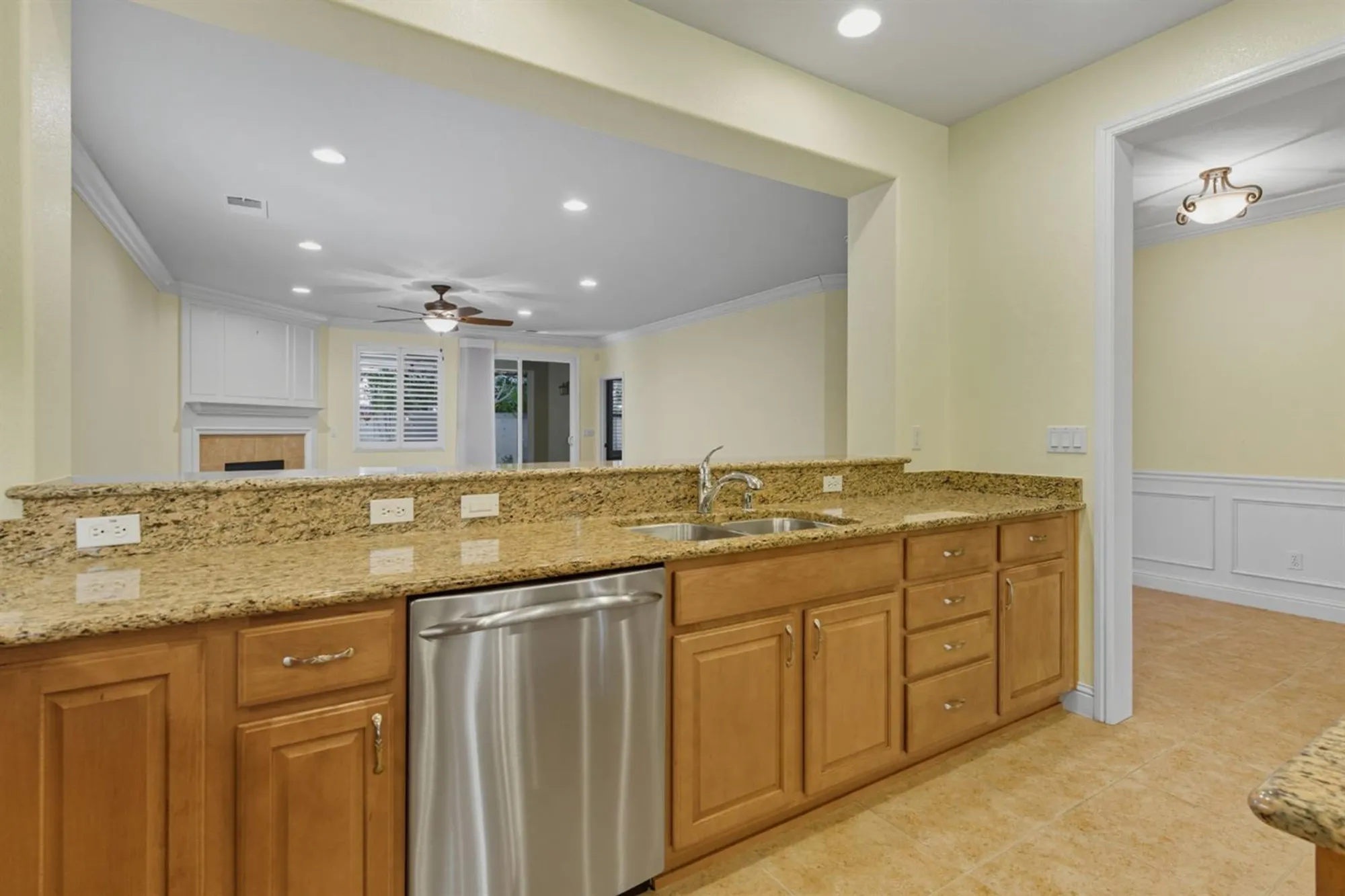 Property Slideshow image 13 of 39 | 2473 dutchwood ln, Manteca, CA, 95336