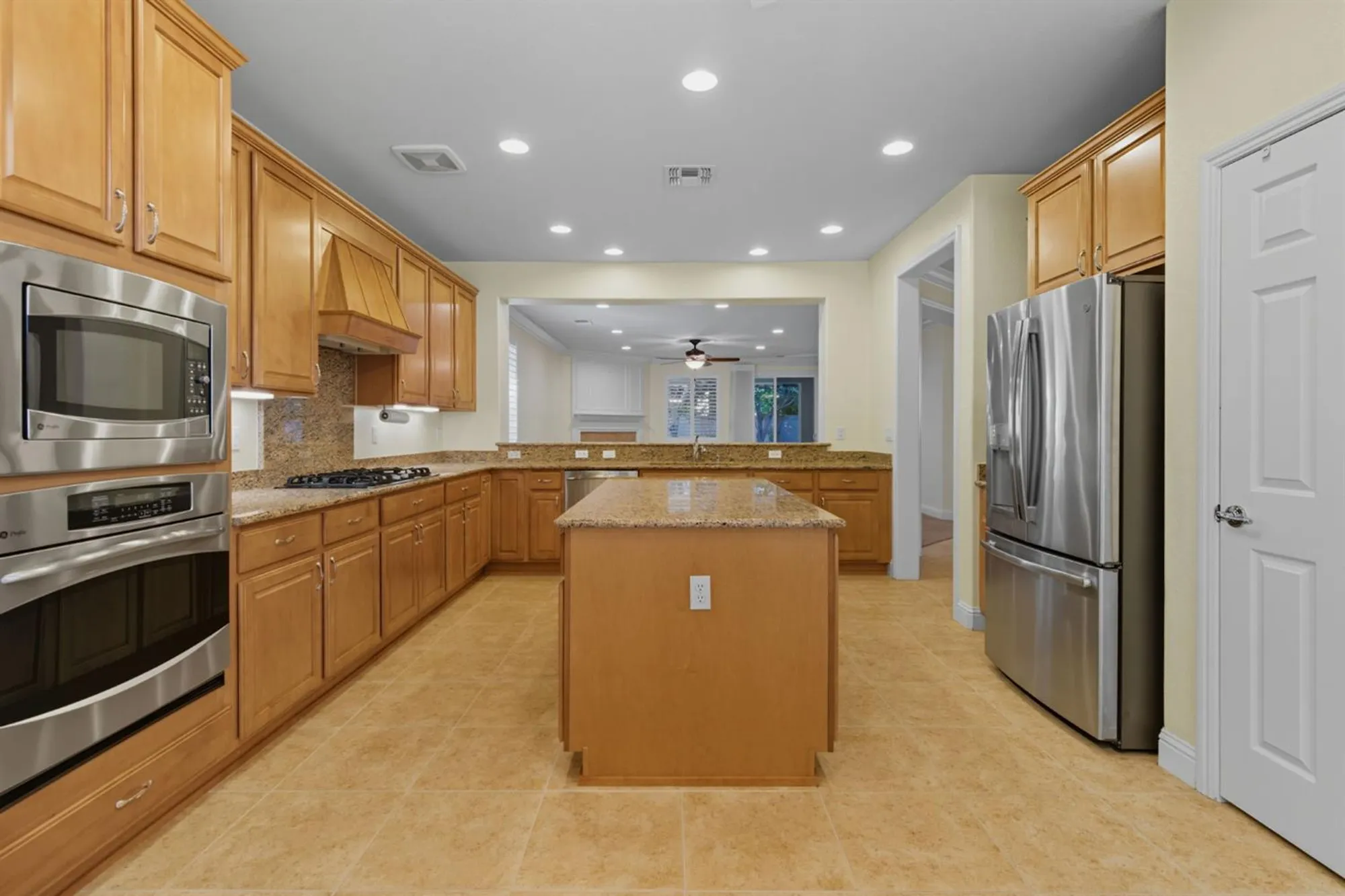 Property Slideshow image 7 of 39 | 2473 dutchwood ln, Manteca, CA, 95336