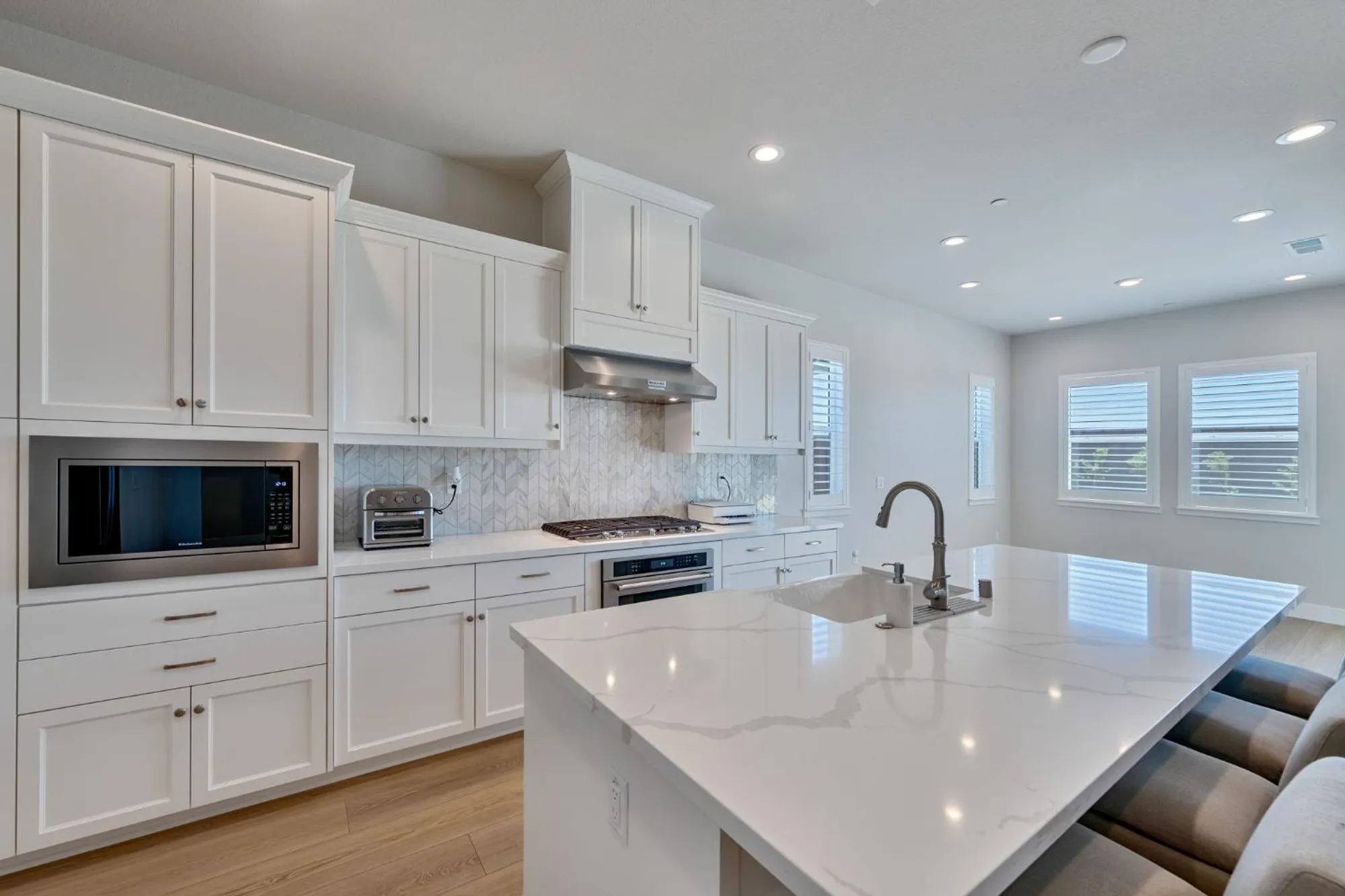 Property Slideshow image 8 of 44 | 4187 eagle view way, Folsom, CA, 95630