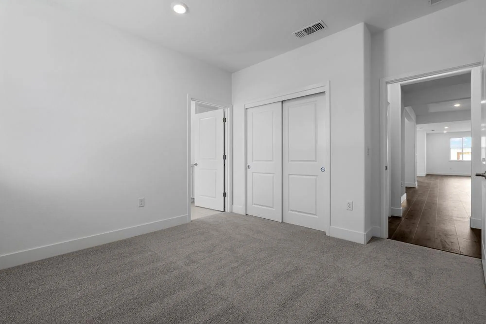 Property Slideshow image 19 of 43 | 10327 evangaline way, Elk Grove, CA, 95757