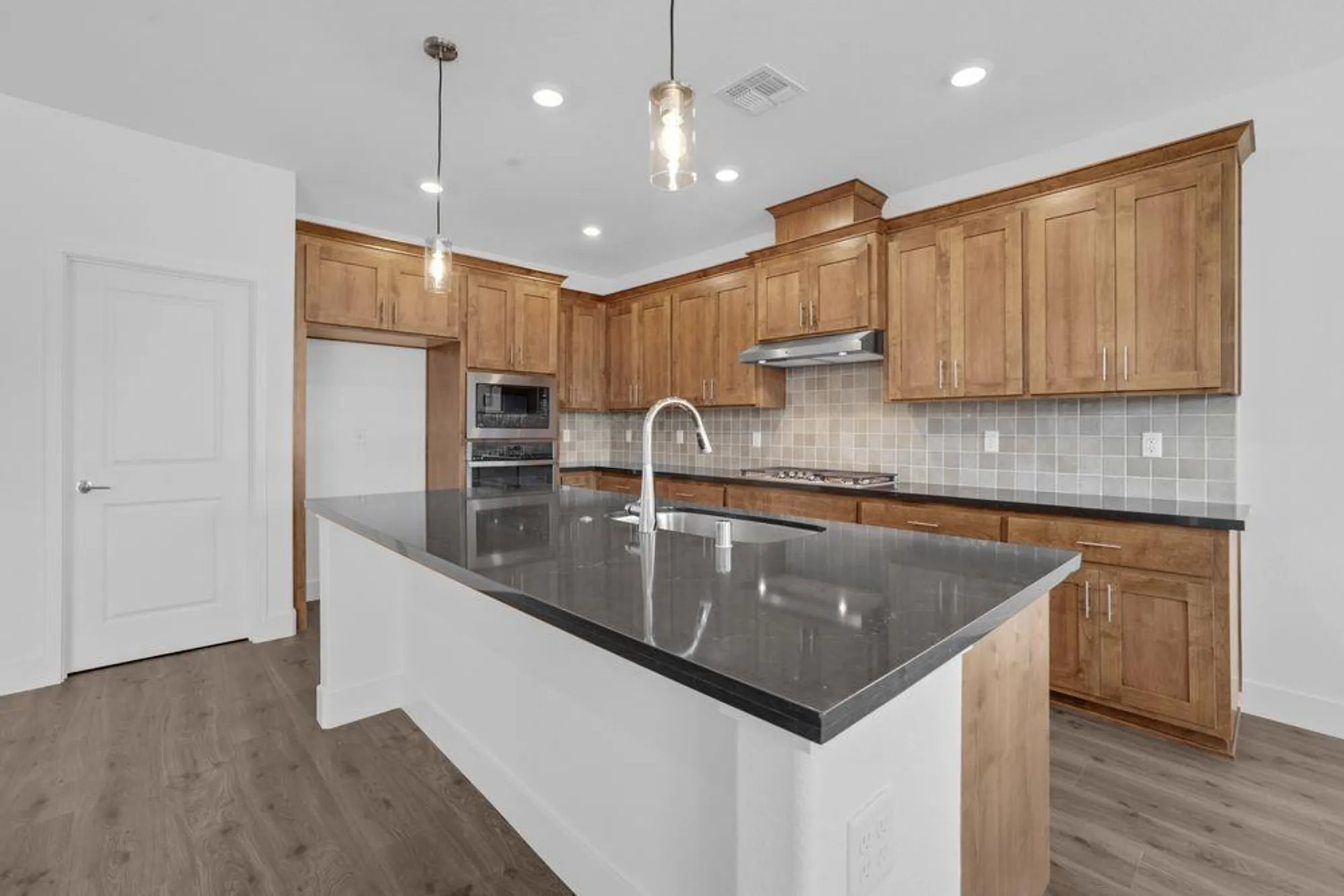 Property Slideshow image 6 of 55 | 10324 evangaline way, Elk Grove, CA, 95757