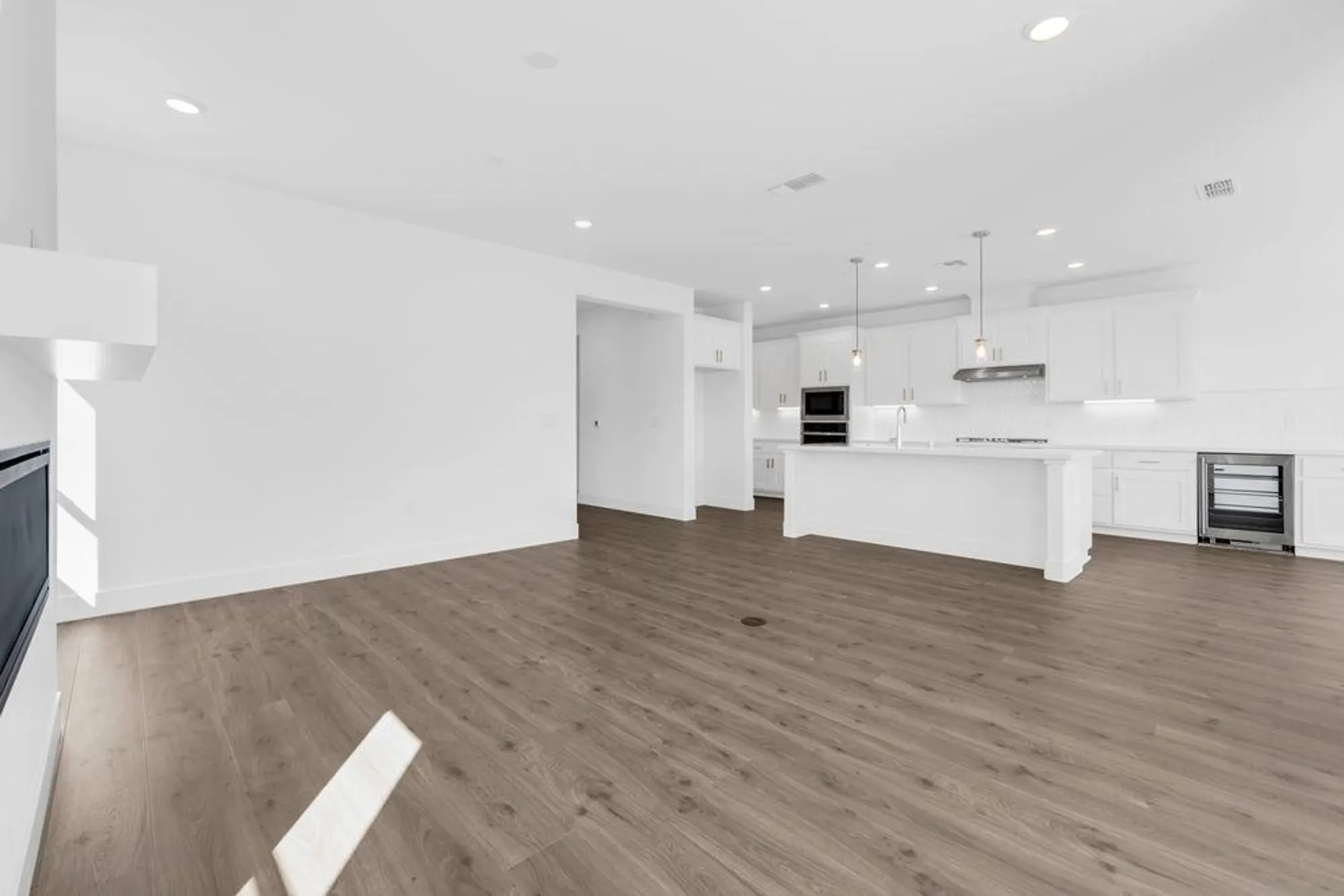 Property Slideshow image 9 of 55 | 10328 evangaline way, Elk Grove, CA, 95757