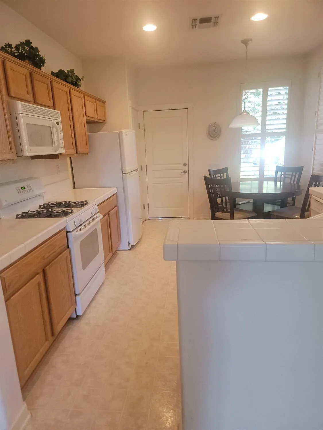 Property Slideshow image 2 of 21 | 302 timberland ct, Lincoln, CA, 95648