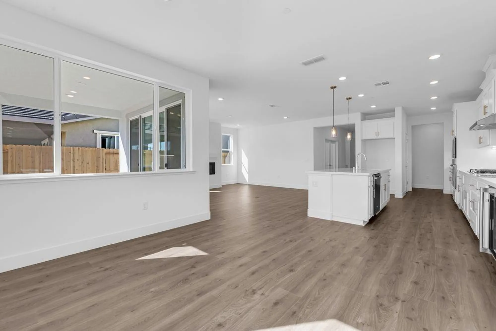 Property Slideshow image 13 of 55 | 10328 evangaline way, Elk Grove, CA, 95757