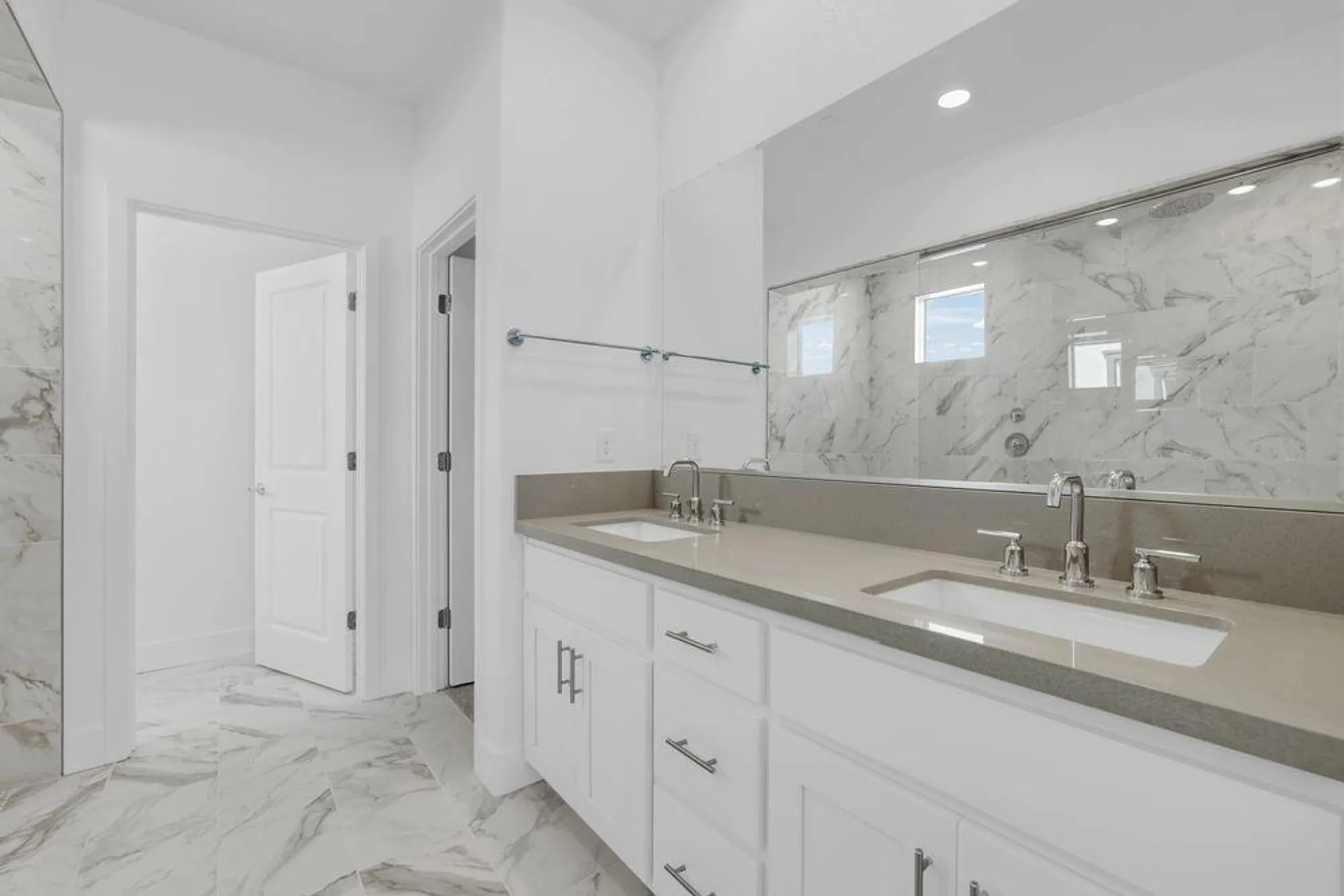 Property Slideshow image 16 of 43 | 10327 evangaline way, Elk Grove, CA, 95757