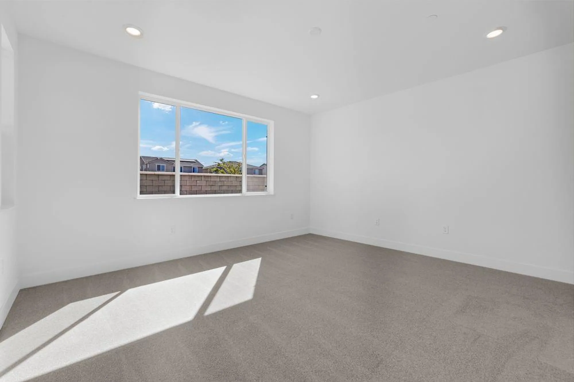 Property Slideshow image 16 of 55 | 10328 evangaline way, Elk Grove, CA, 95757