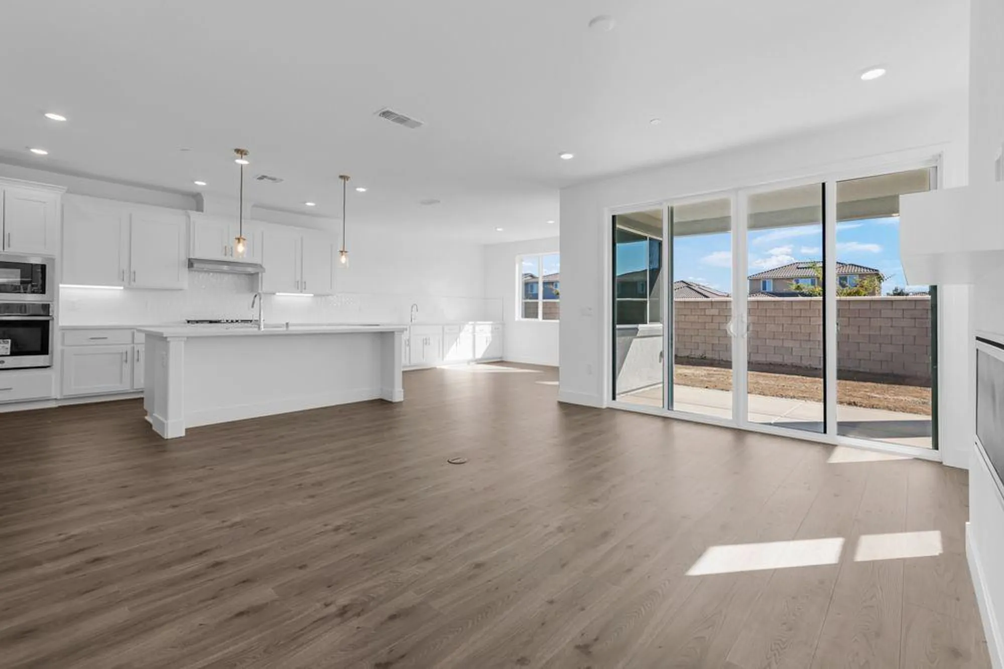 Property Slideshow image 8 of 55 | 10328 evangaline way, Elk Grove, CA, 95757