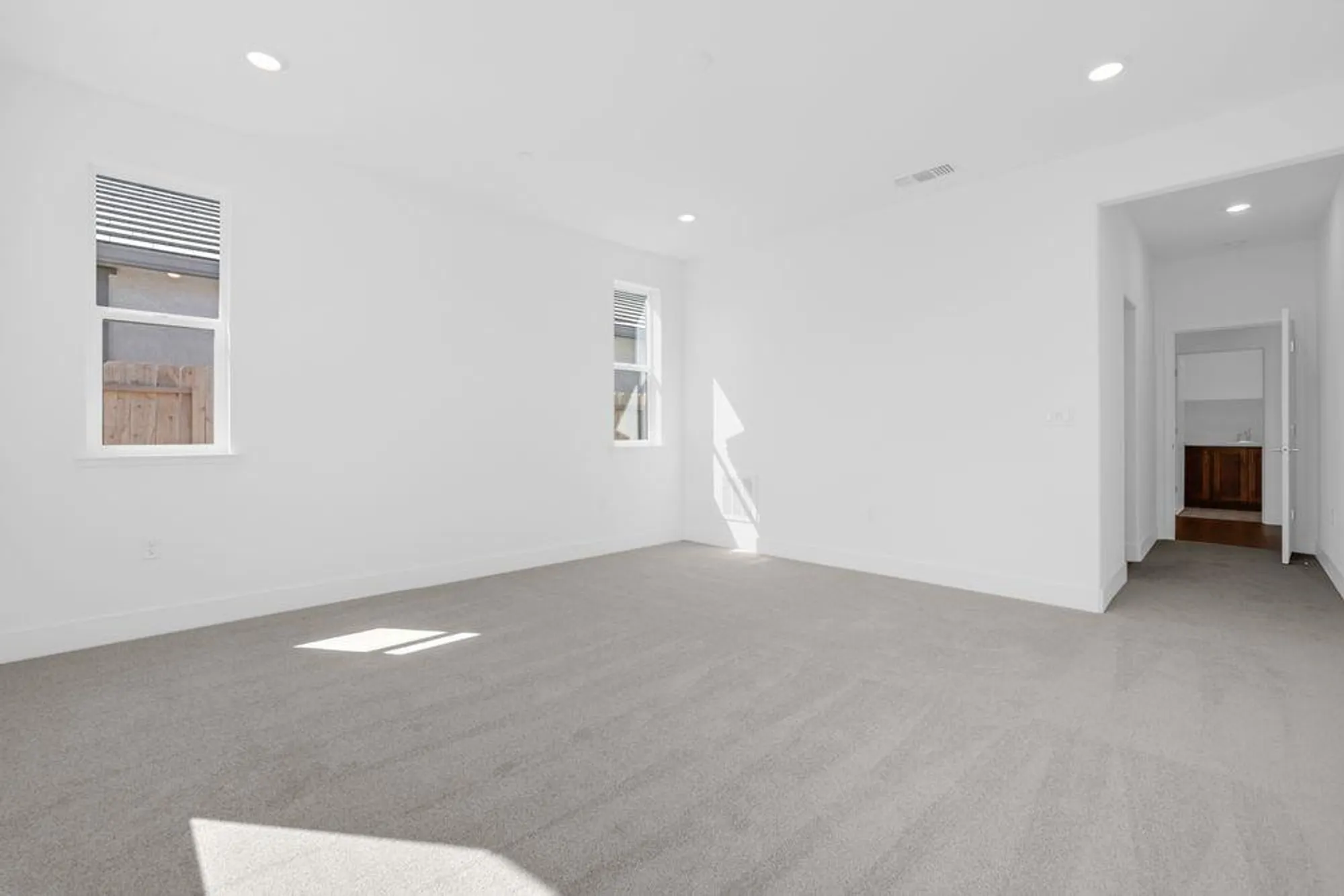 Property Slideshow image 16 of 55 | 10324 evangaline way, Elk Grove, CA, 95757