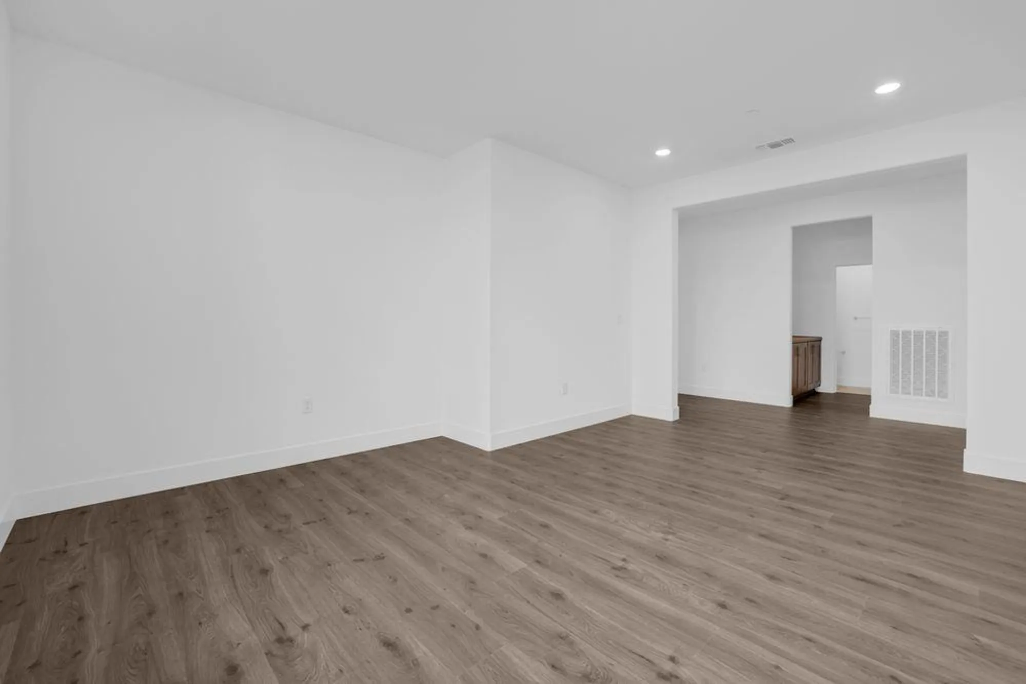 Property Slideshow image 25 of 55 | 10324 evangaline way, Elk Grove, CA, 95757