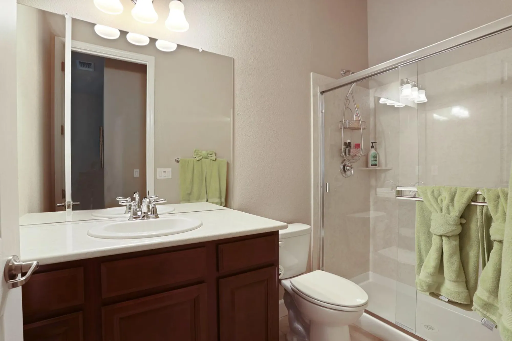 Property Slideshow image 18 of 64 | 2679 glen echo ln, Manteca, CA, 95336