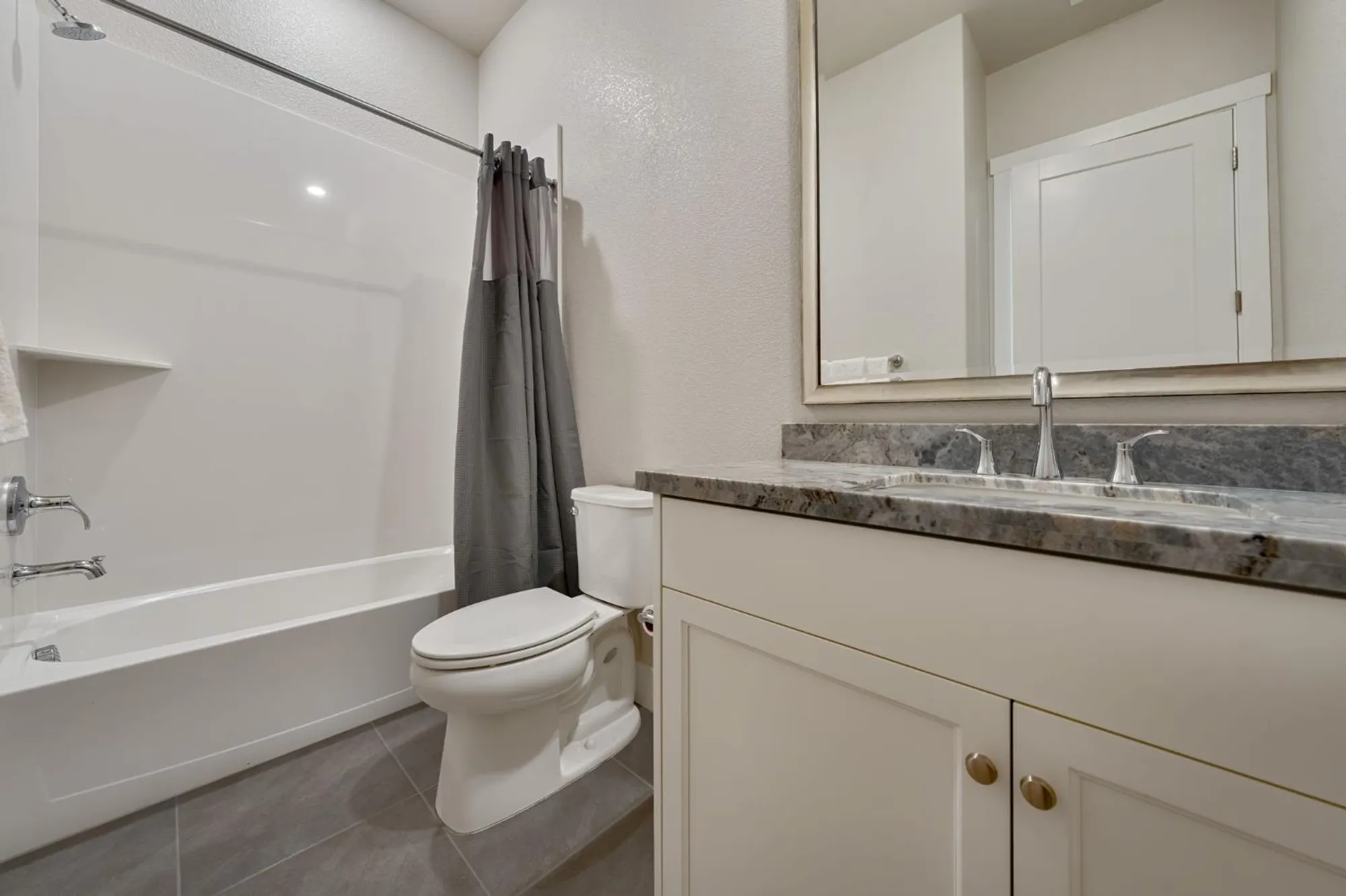 Property Slideshow image 20 of 44 | 4187 eagle view way, Folsom, CA, 95630