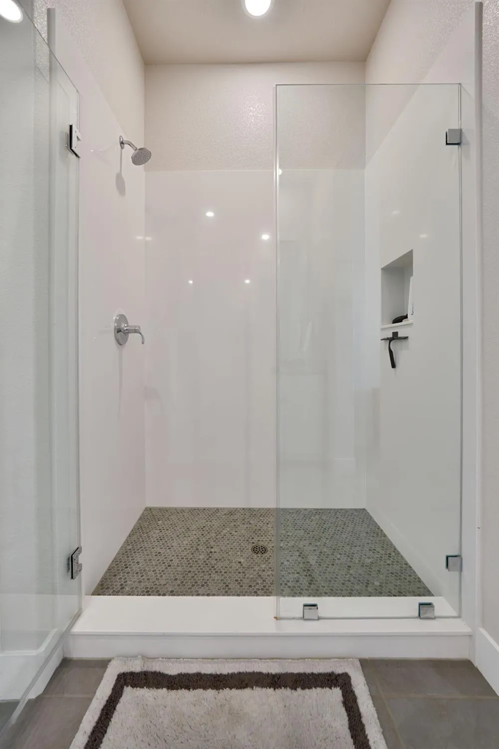 Property Slideshow image 17 of 44 | 4187 eagle view way, Folsom, CA, 95630