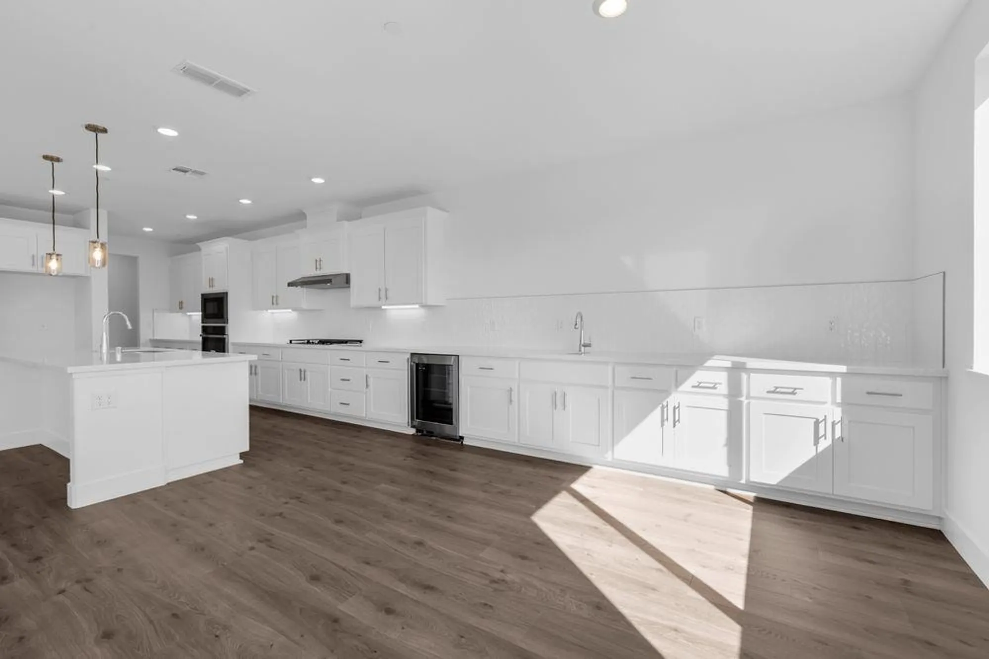 Property Slideshow image 12 of 55 | 10328 evangaline way, Elk Grove, CA, 95757