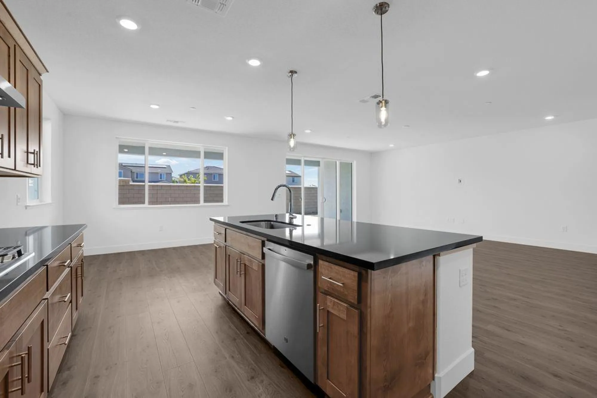 Property Slideshow image 5 of 55 | 10324 evangaline way, Elk Grove, CA, 95757