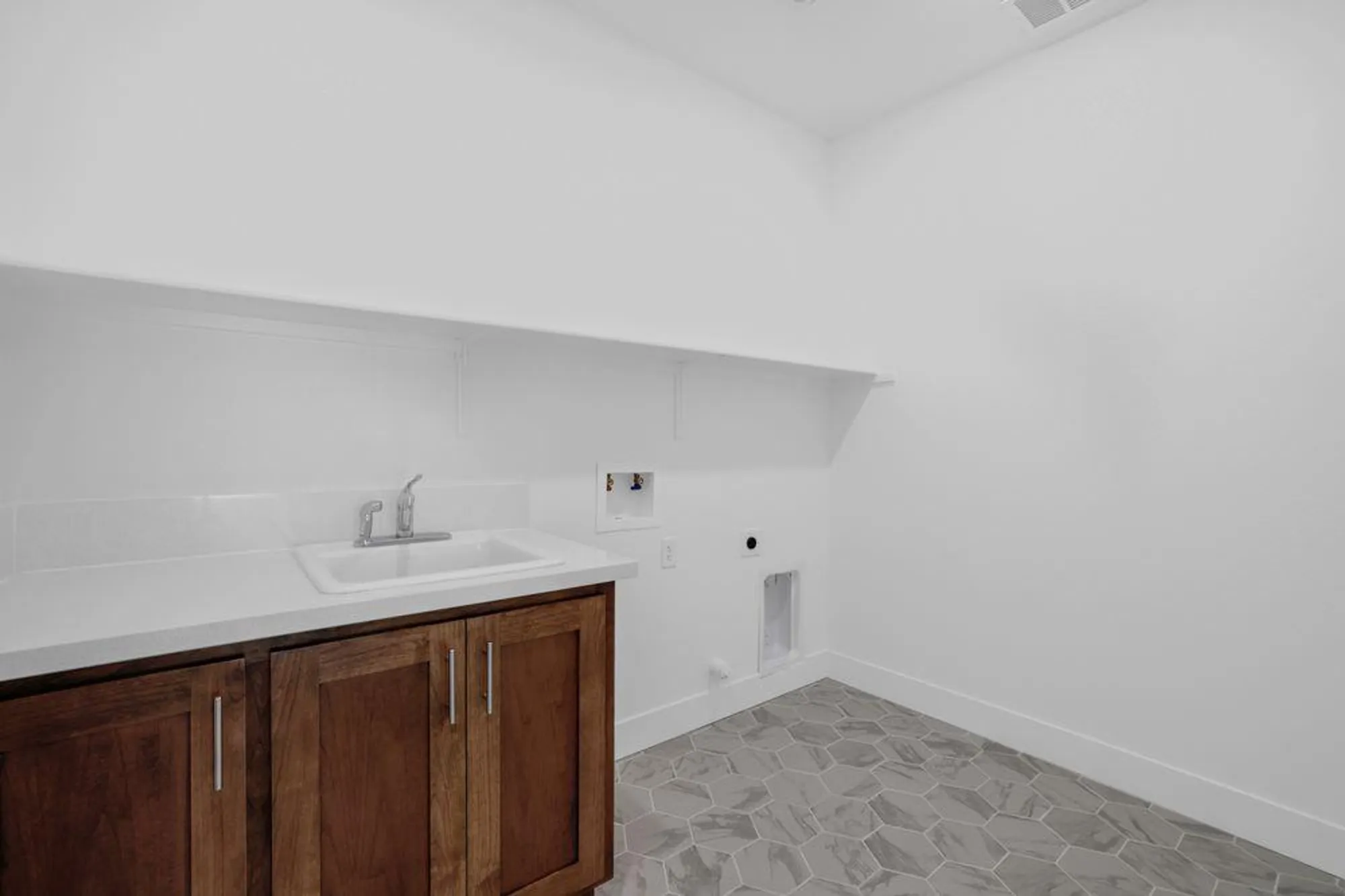 Property Slideshow image 28 of 55 | 10324 evangaline way, Elk Grove, CA, 95757