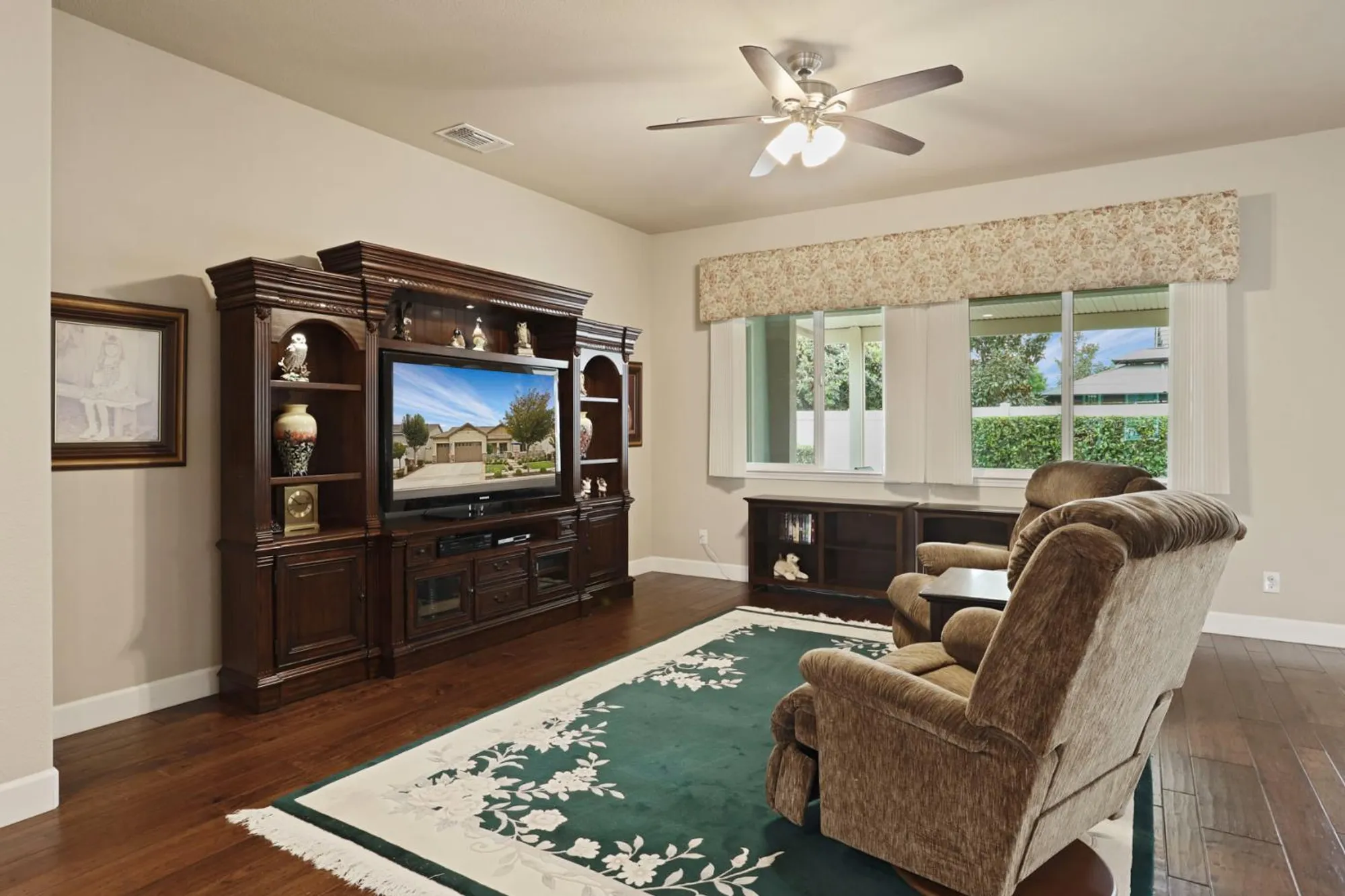 Property Slideshow image 28 of 64 | 2679 glen echo ln, Manteca, CA, 95336
