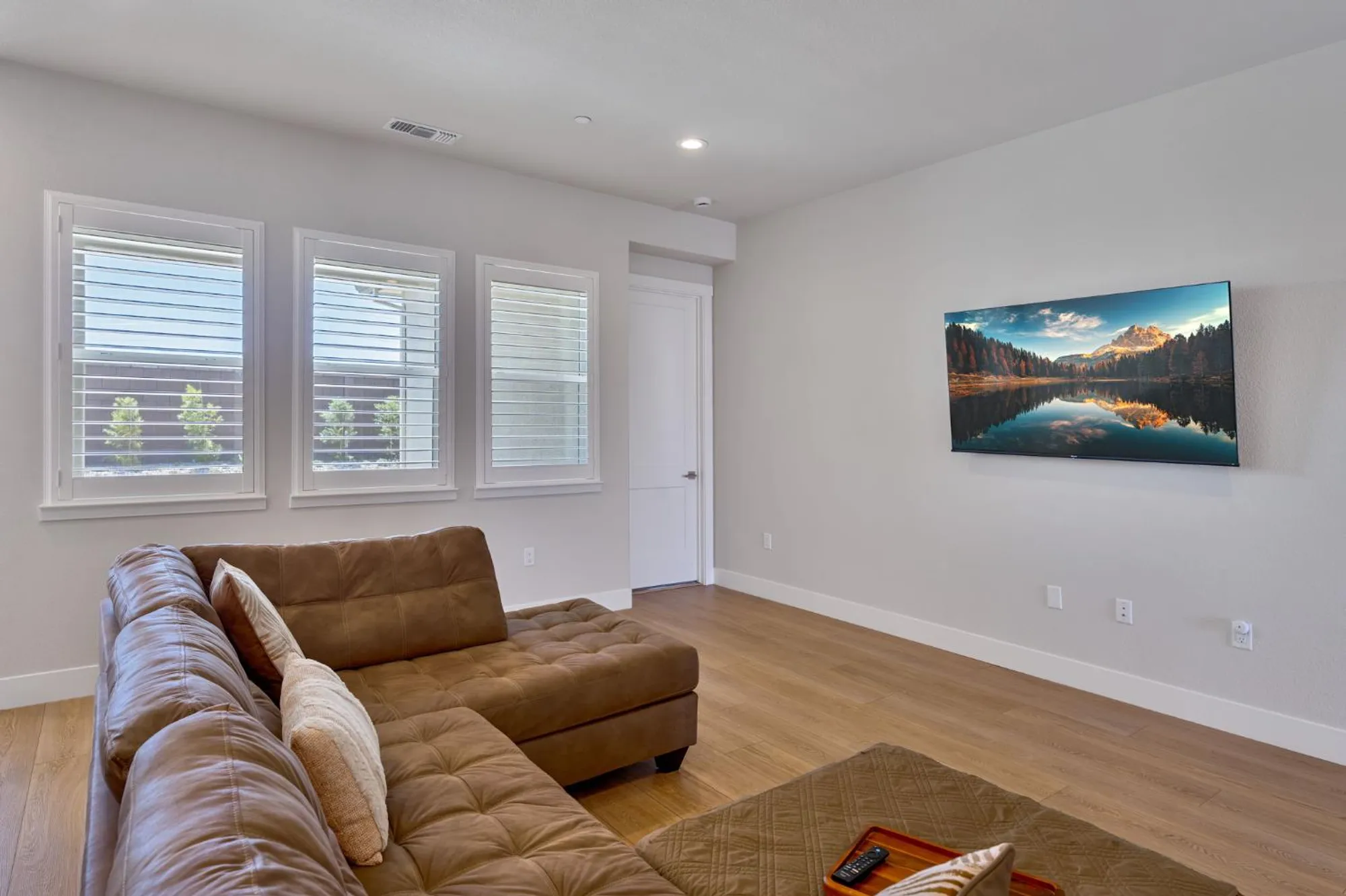 Property Slideshow image 6 of 44 | 4187 eagle view way, Folsom, CA, 95630