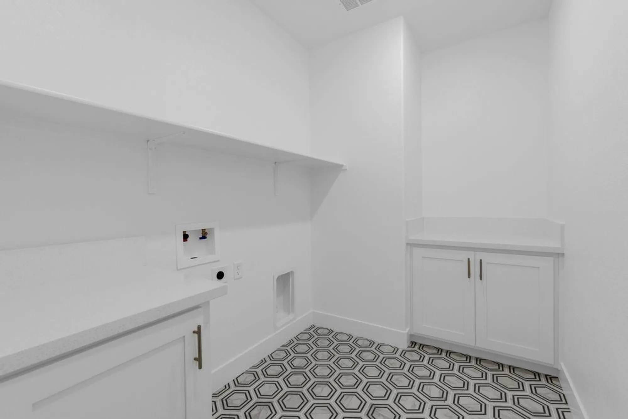 Property Slideshow image 27 of 55 | 10328 evangaline way, Elk Grove, CA, 95757