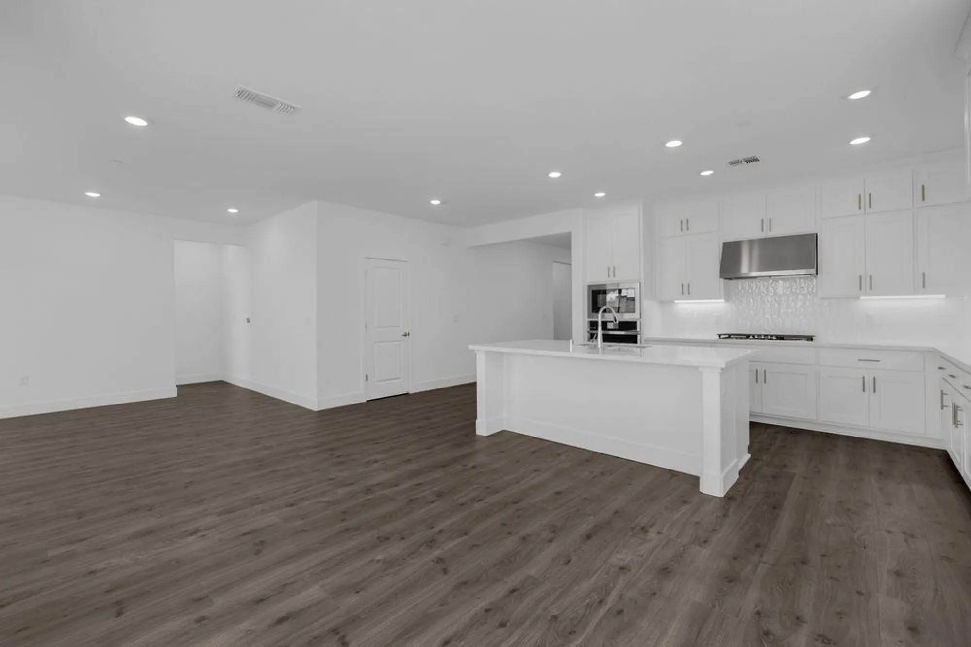 Property Slideshow image 9 of 43 | 10327 evangaline way, Elk Grove, CA, 95757