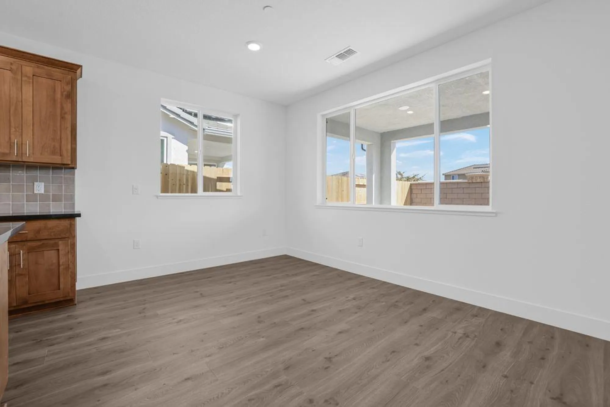 Property Slideshow image 11 of 55 | 10324 evangaline way, Elk Grove, CA, 95757