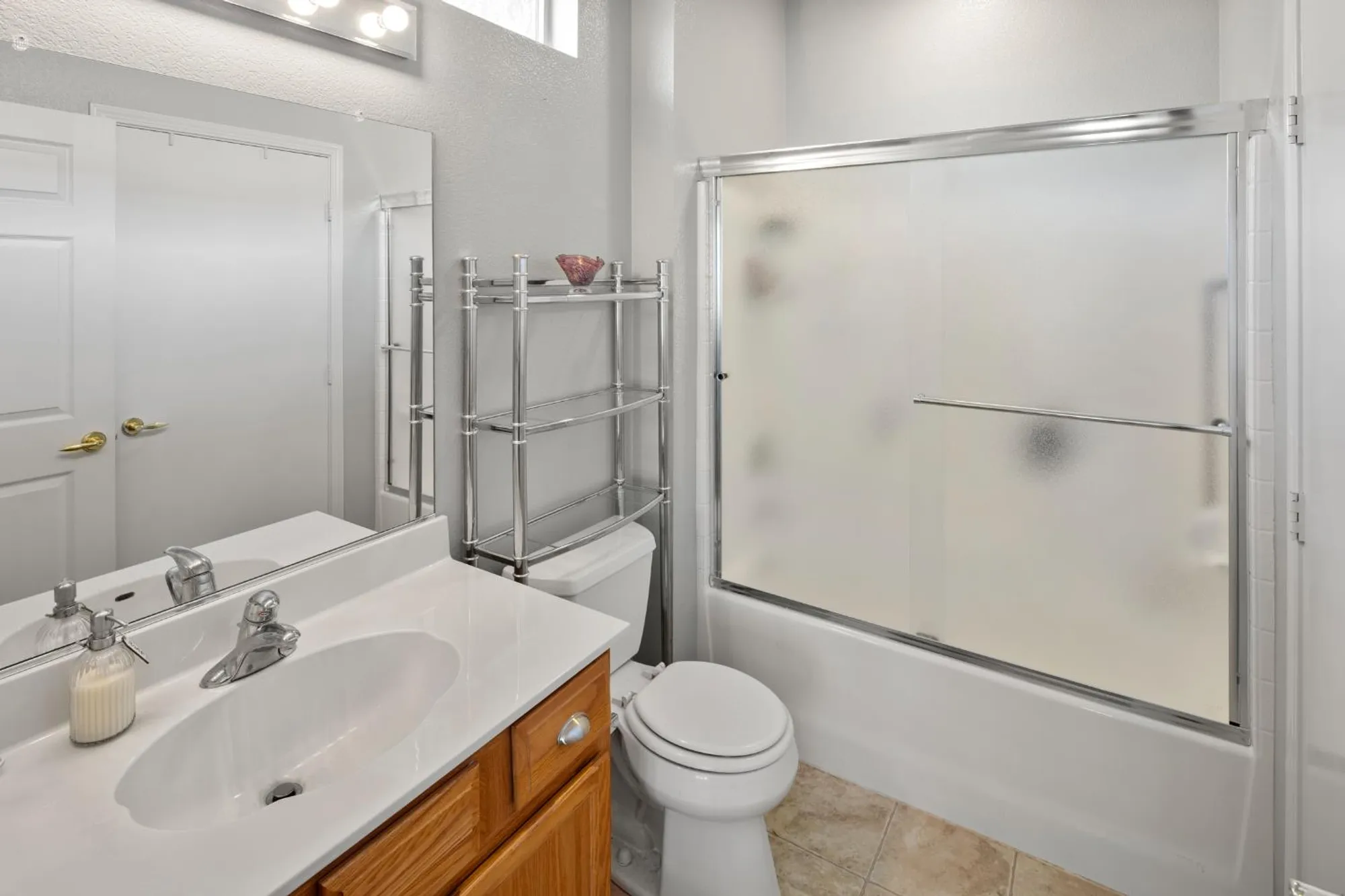 Property Slideshow image 23 of 50 | 2320 winding way, Lincoln, CA, 95648