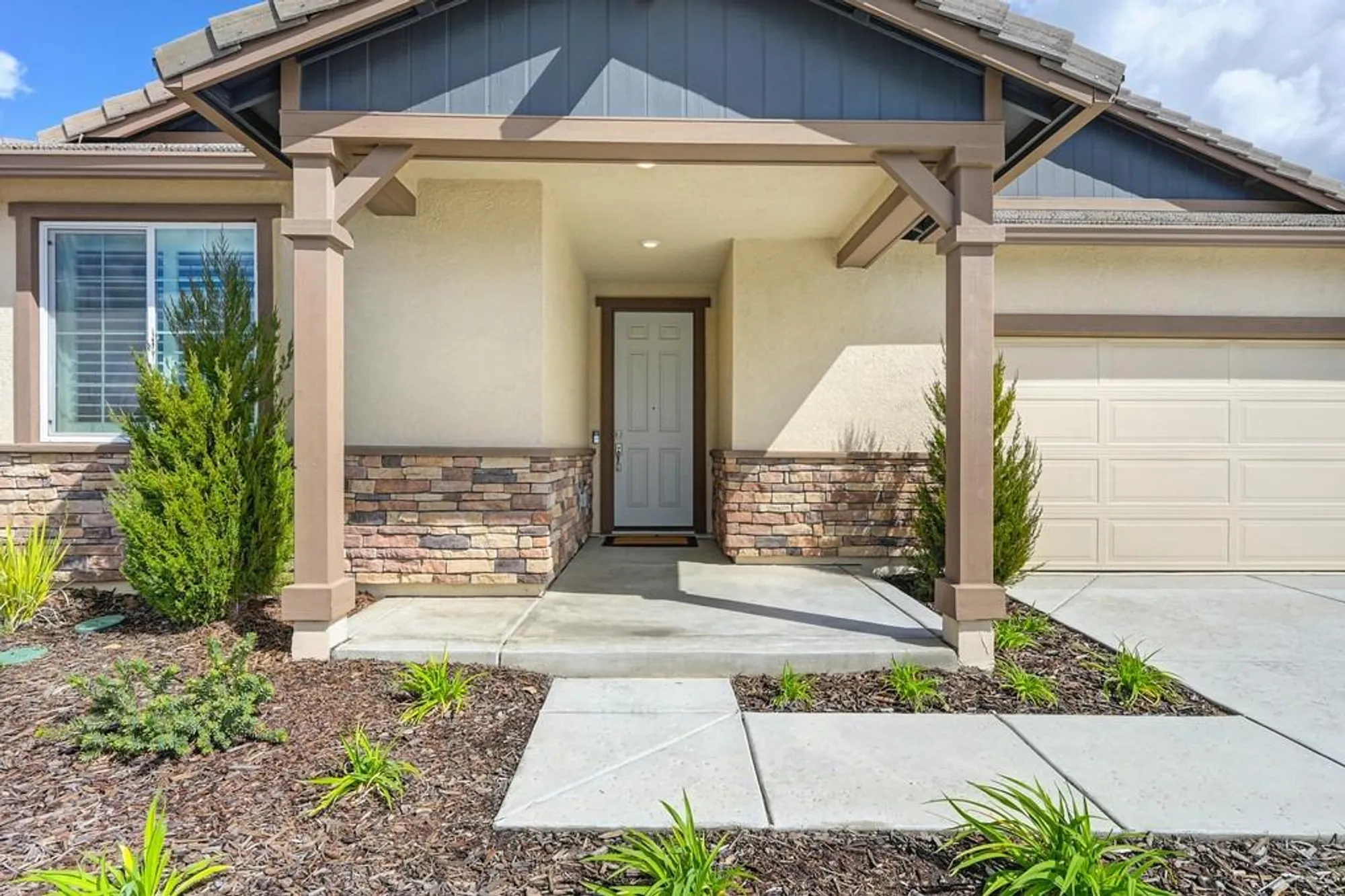 Property Slideshow image 7 of 97 | 1697 donner ln, Lincoln, CA, 95648