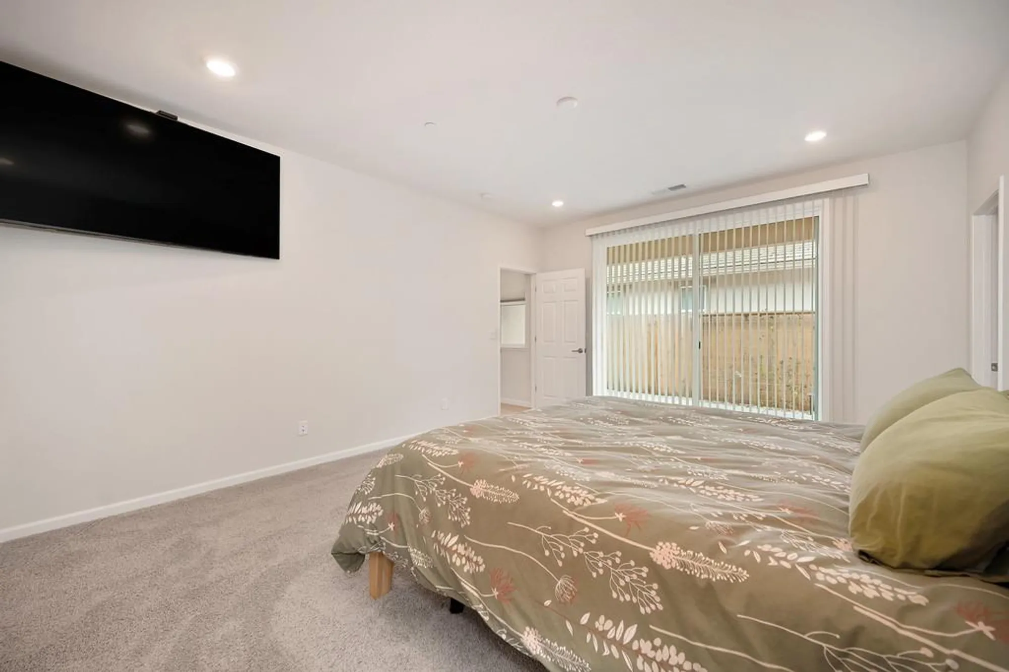 Property Slideshow image 29 of 97 | 1697 donner ln, Lincoln, CA, 95648