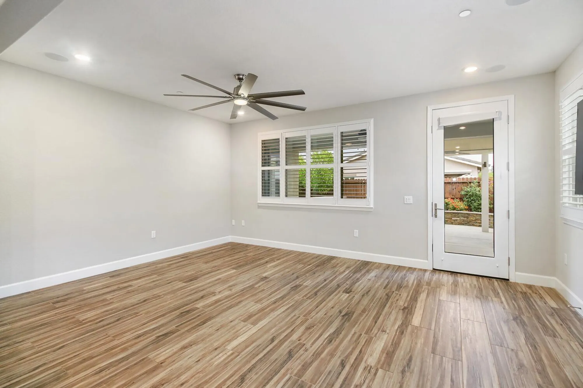 Property Slideshow image 10 of 58 | 1007 calle real ln, El Dorado Hills, CA, 95762