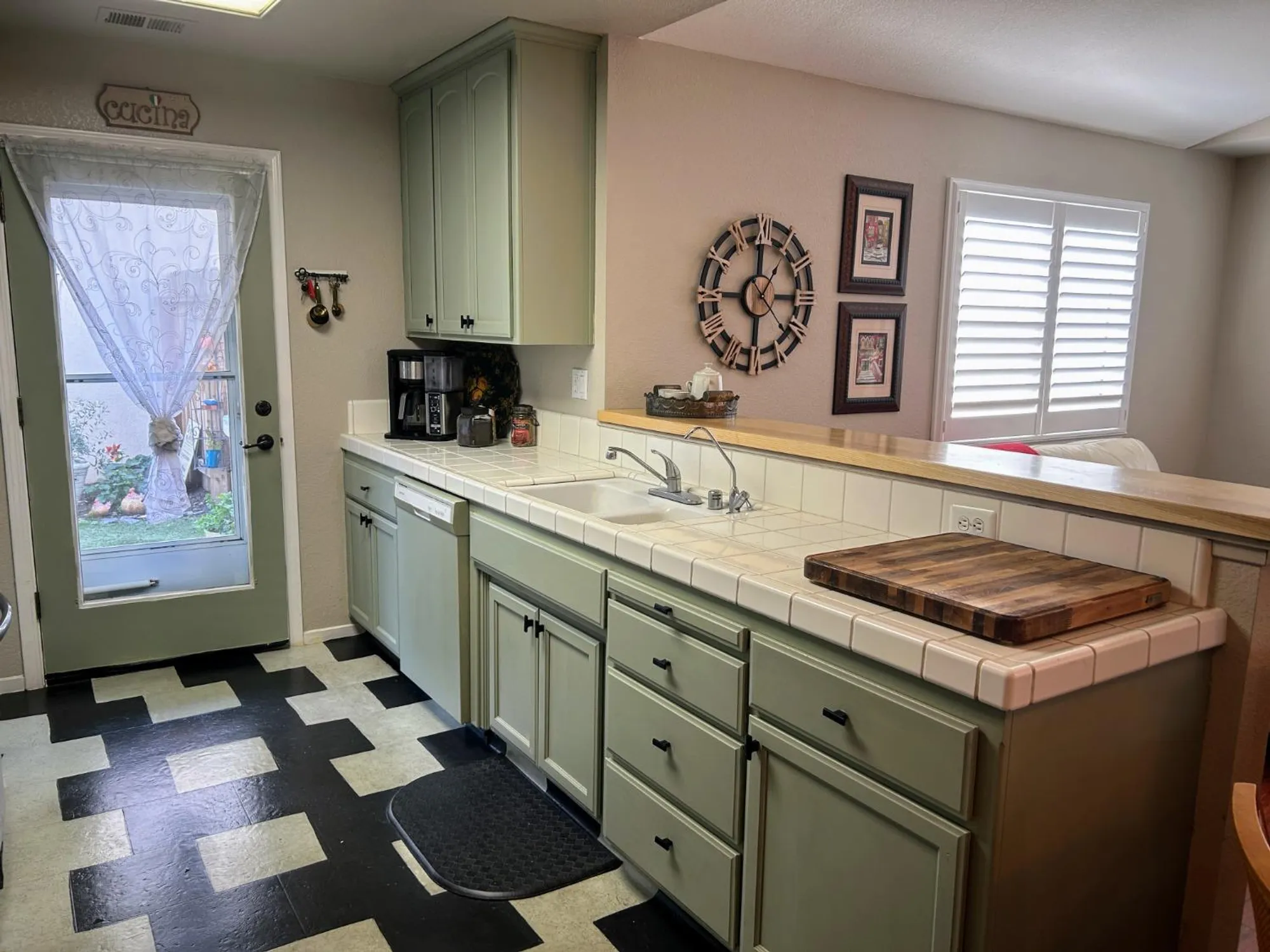 Property Slideshow image 5 of 43 | 677 village dr, Galt, CA, 95632