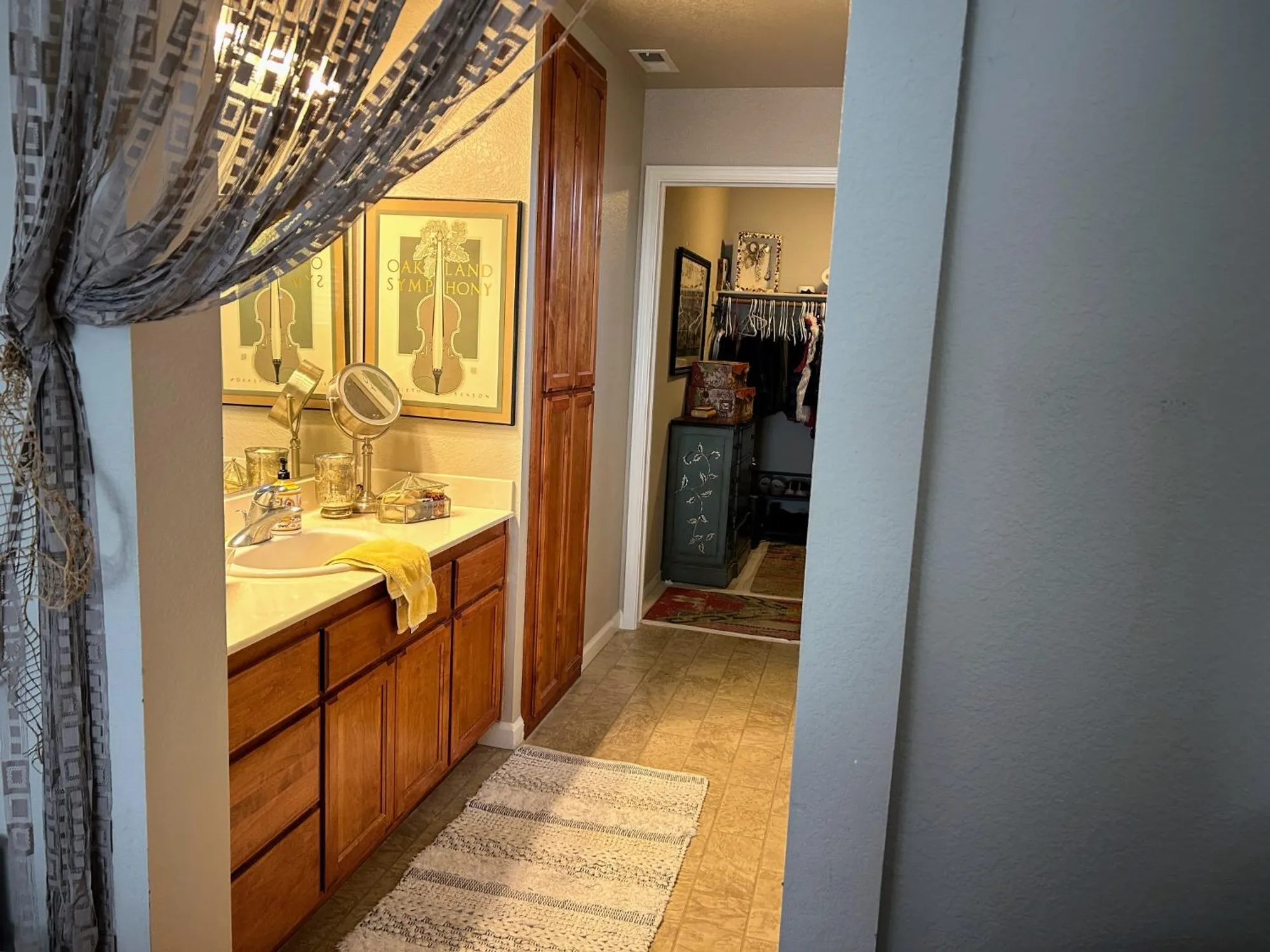 Property Slideshow image 20 of 43 | 677 village dr, Galt, CA, 95632