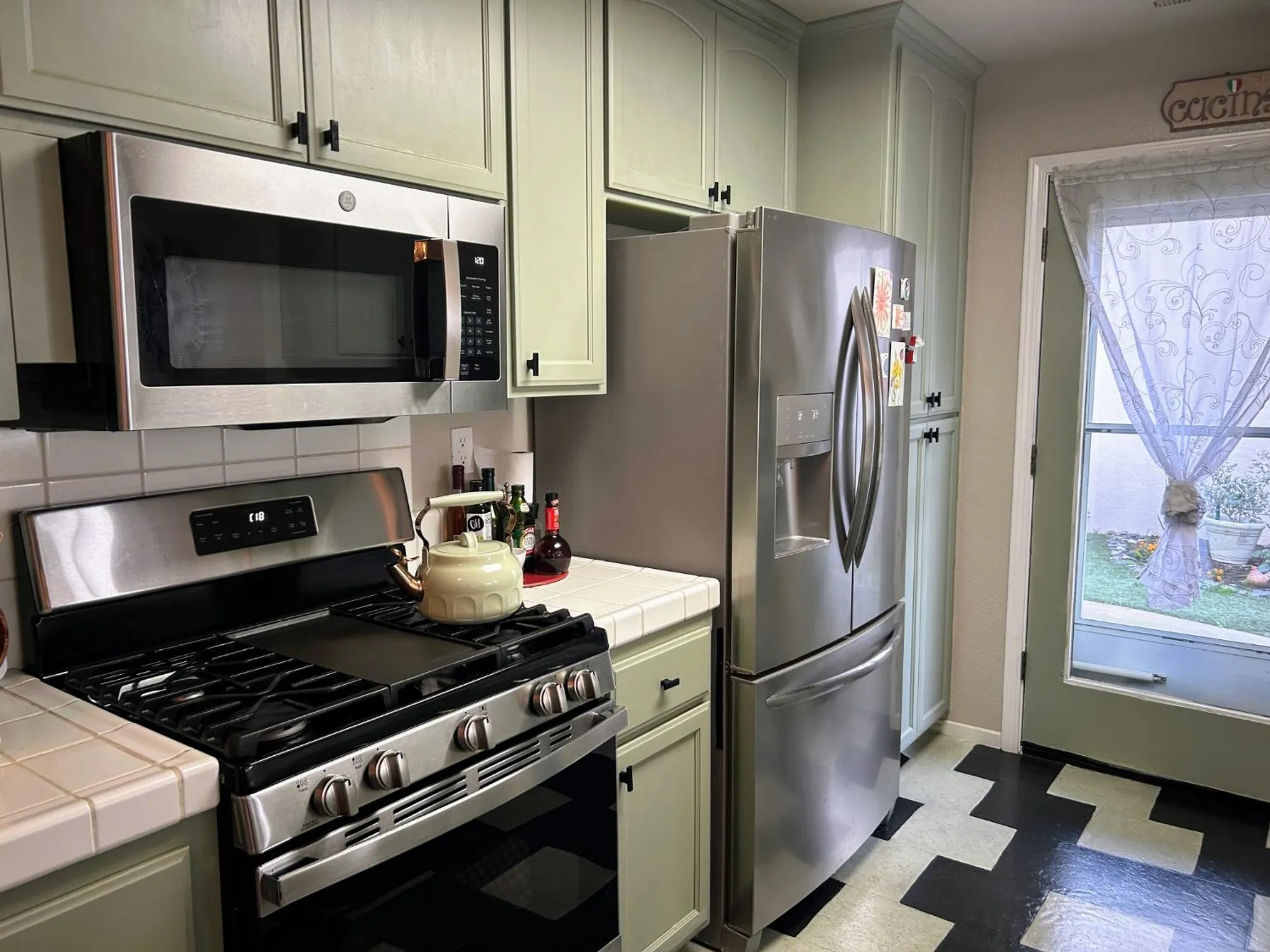 Property Slideshow image 14 of 43 | 677 village dr, Galt, CA, 95632