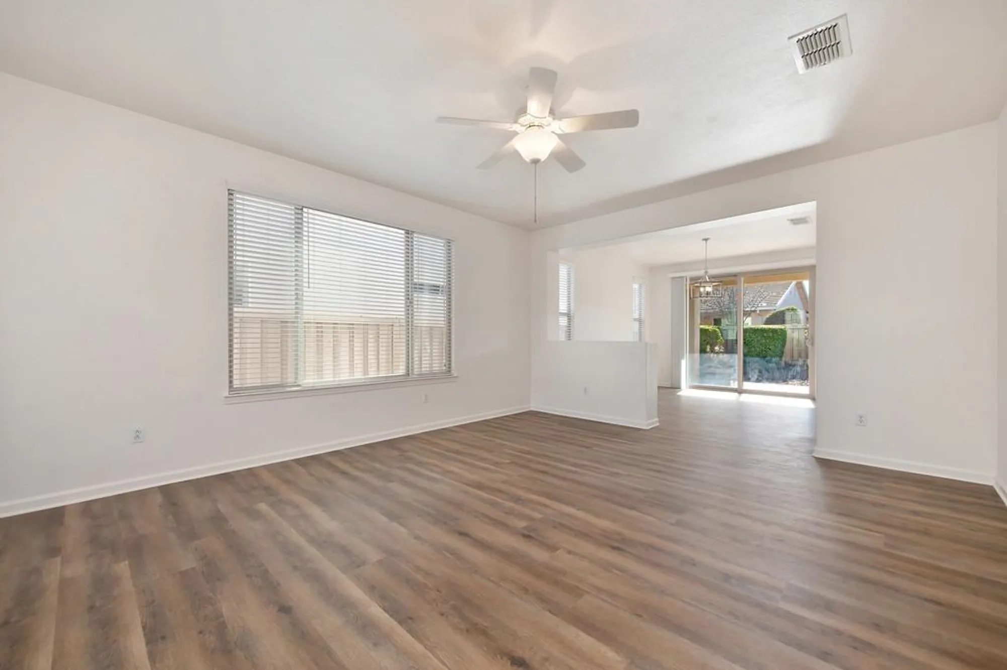 Property Slideshow image 7 of 33 | 1347 freschi ln, Lincoln, CA, 95648