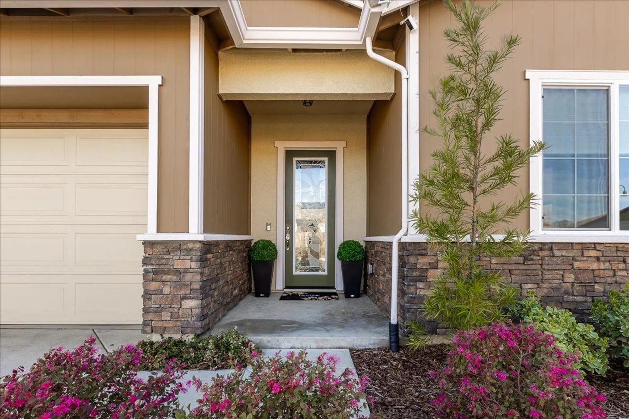 Property Slideshow image 11 of 82 | 772 lodge ln, Lincoln, CA, 95648