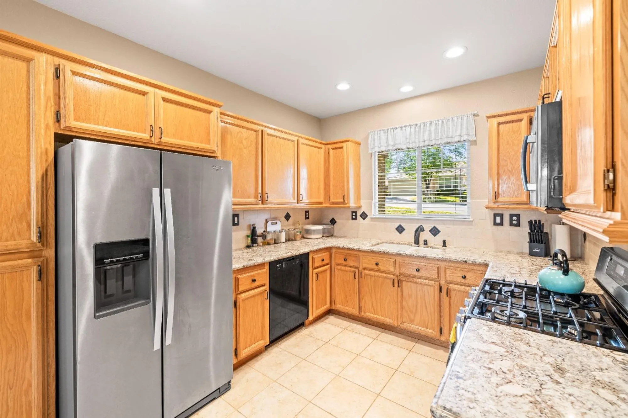 Property Slideshow image 3 of 26 | 3005 chimney ct, Rocklin, CA, 95765