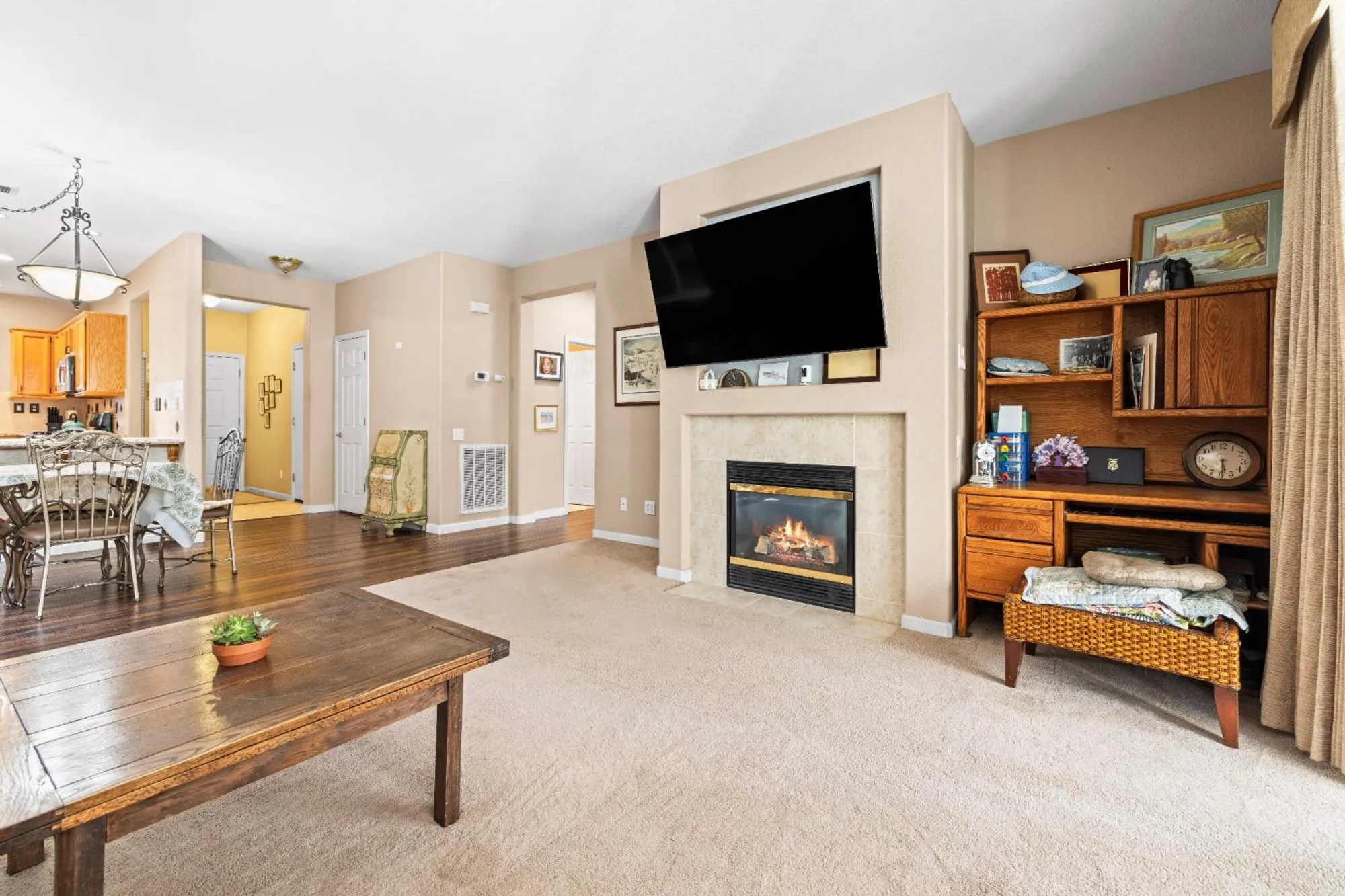 Property Slideshow image 17 of 26 | 3005 chimney ct, Rocklin, CA, 95765