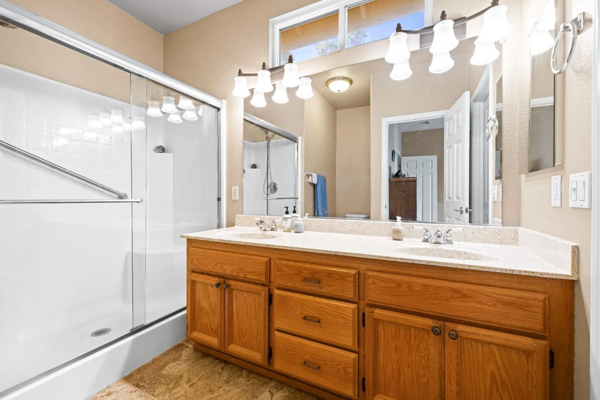 Property Slideshow image 21 of 26 | 3005 chimney ct, Rocklin, CA, 95765