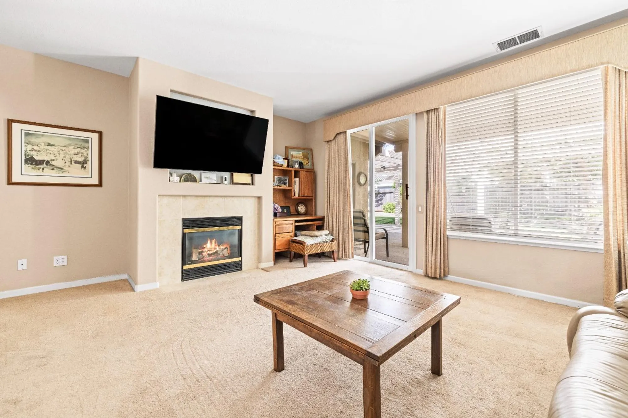 Property Slideshow image 4 of 26 | 3005 chimney ct, Rocklin, CA, 95765