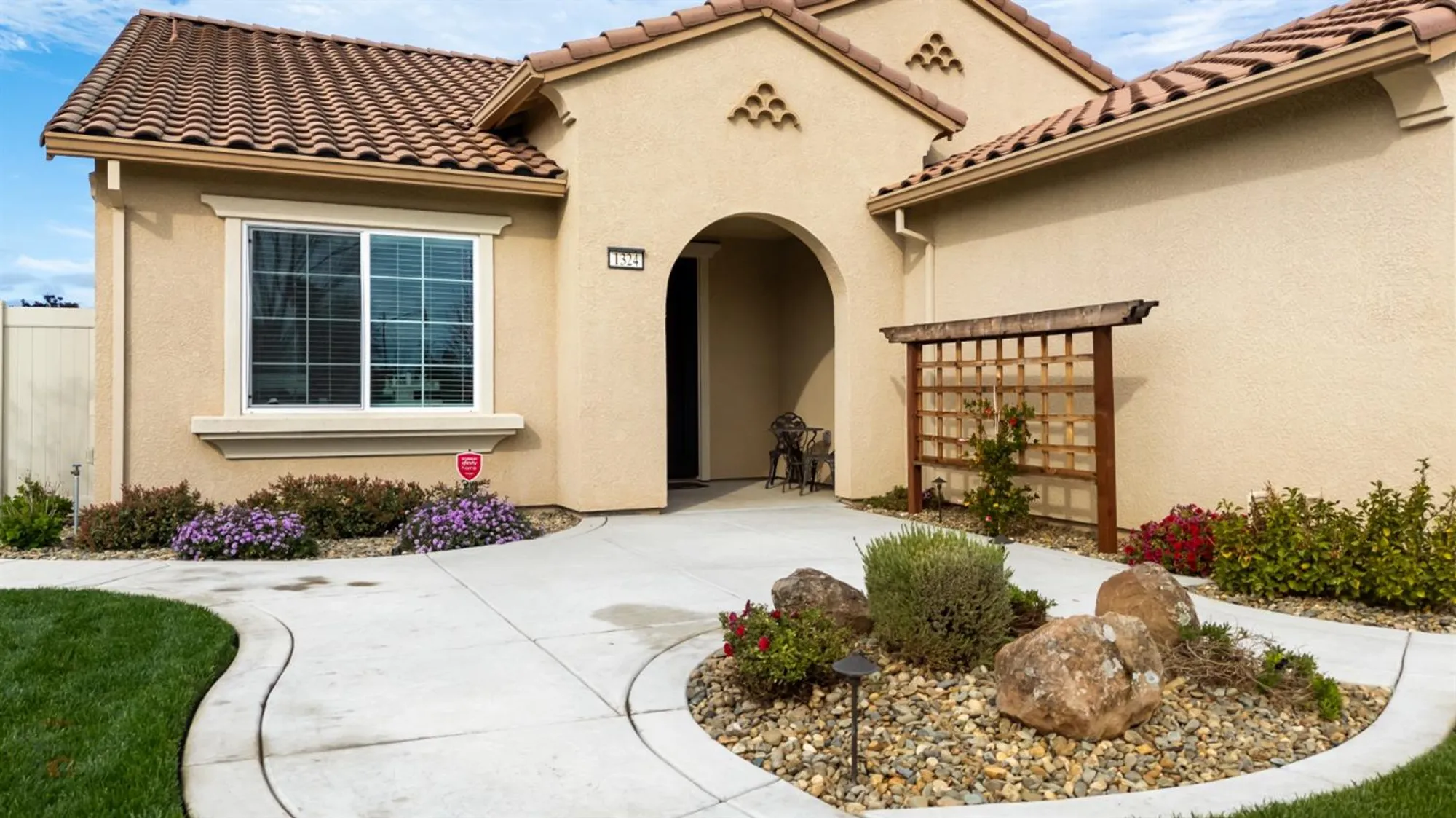 Property Slideshow image 5 of 88 | 1324 chestnut hill dr, Manteca, CA, 95336