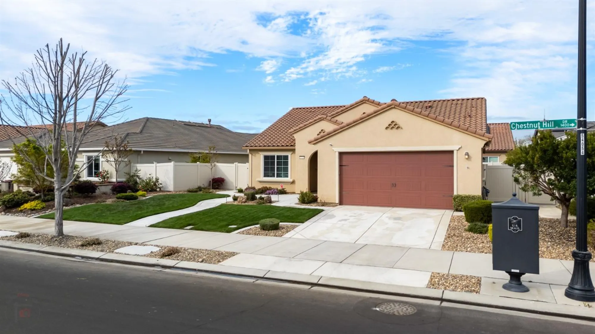 Property Slideshow image 2 of 88 | 1324 chestnut hill dr, Manteca, CA, 95336