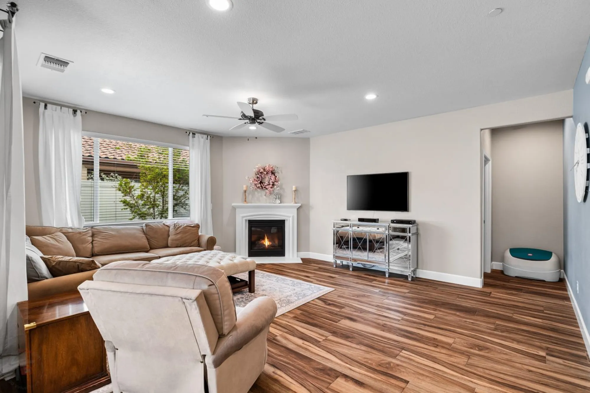 Property Slideshow image 22 of 88 | 1324 chestnut hill dr, Manteca, CA, 95336