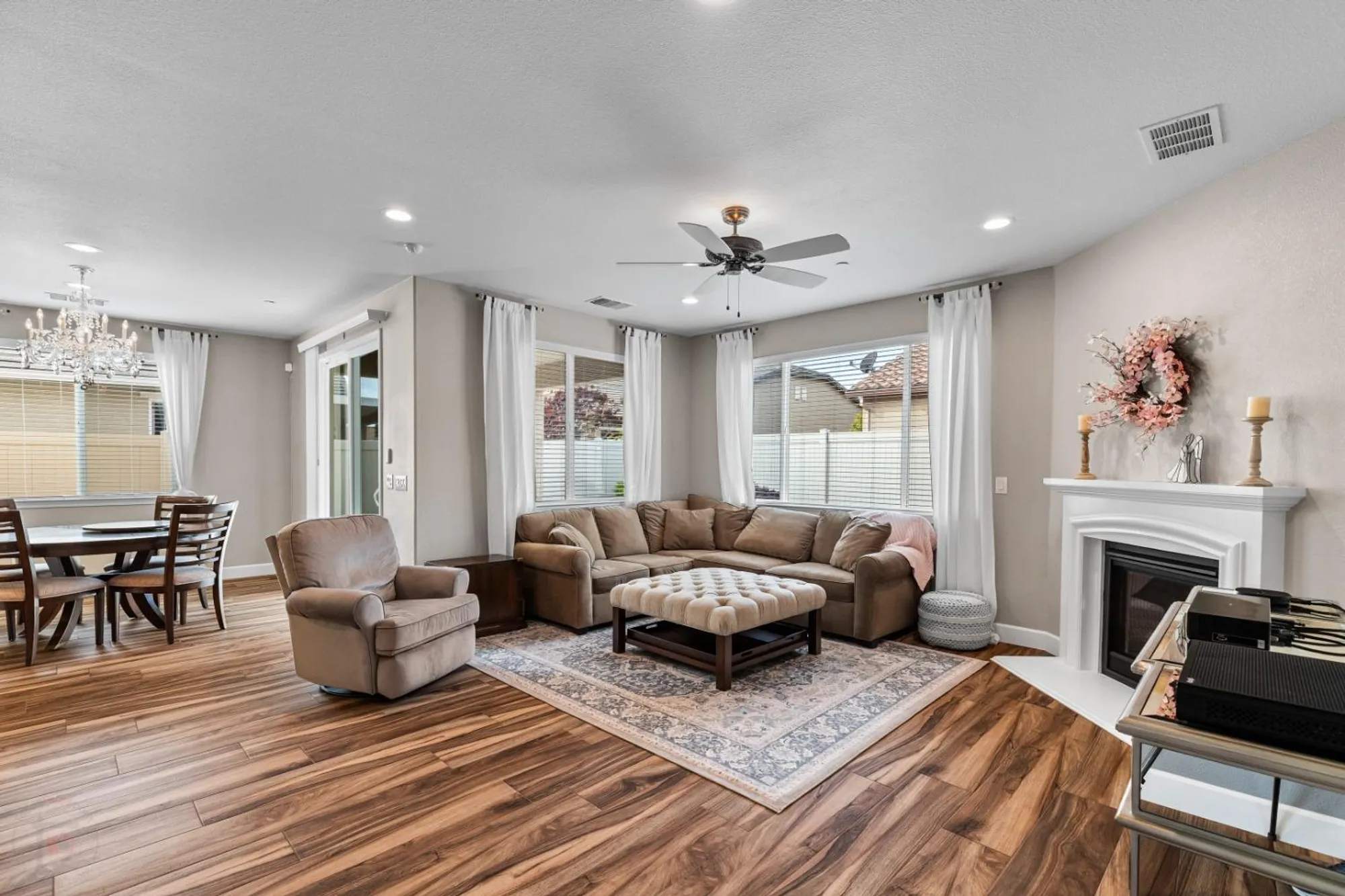 Property Slideshow image 23 of 88 | 1324 chestnut hill dr, Manteca, CA, 95336