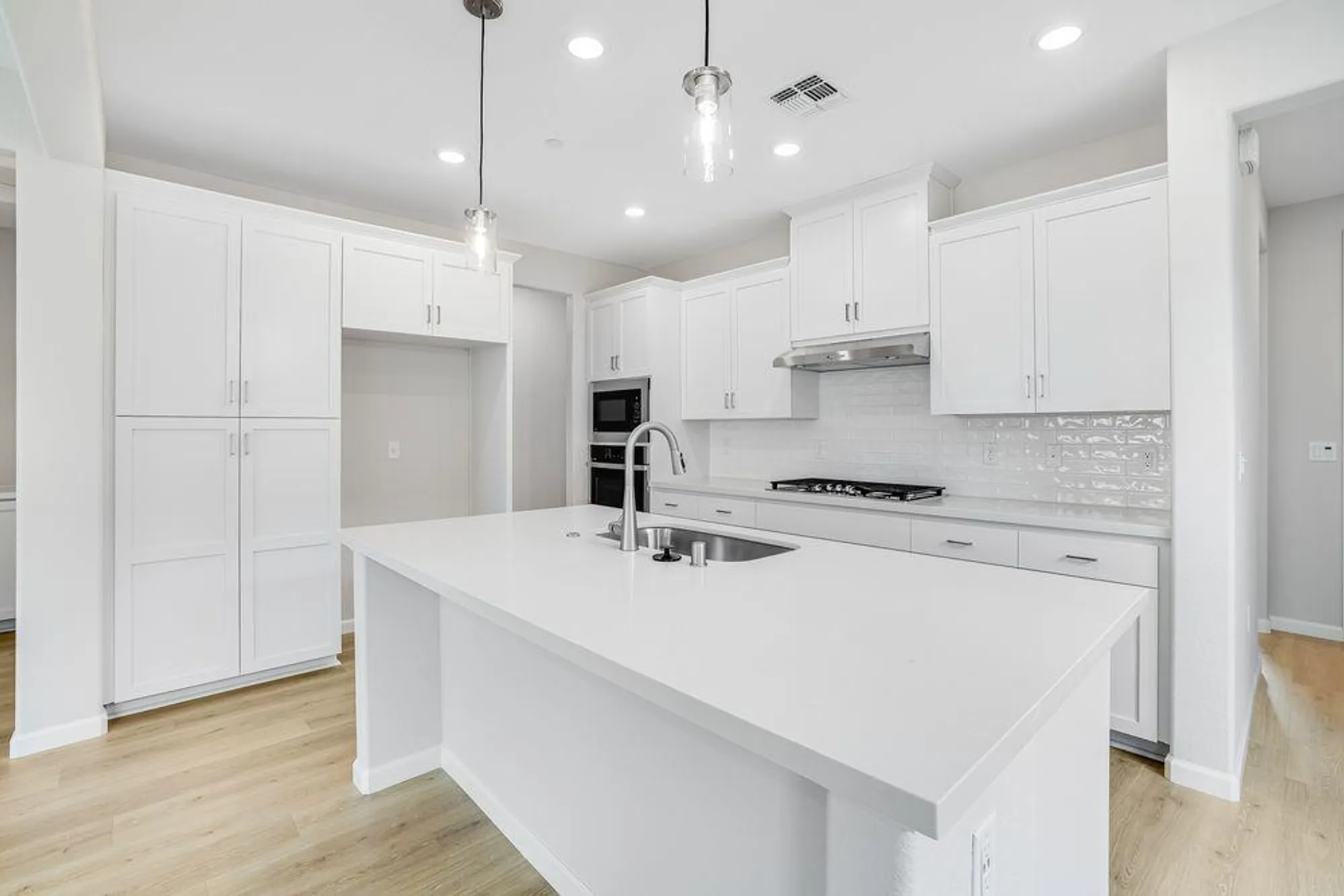 Property Slideshow image 5 of 57 | 1592 edgewood ln, Lincoln, CA, 95648