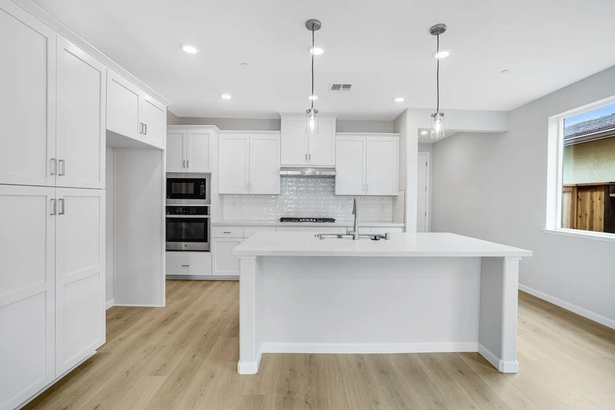 Property Slideshow image 2 of 57 | 1592 edgewood ln, Lincoln, CA, 95648