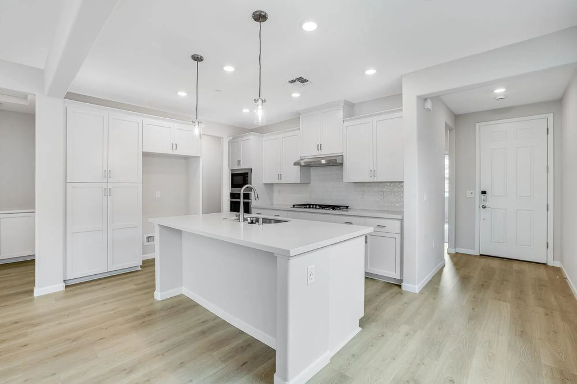 Property Slideshow image 4 of 57 | 1592 edgewood ln, Lincoln, CA, 95648