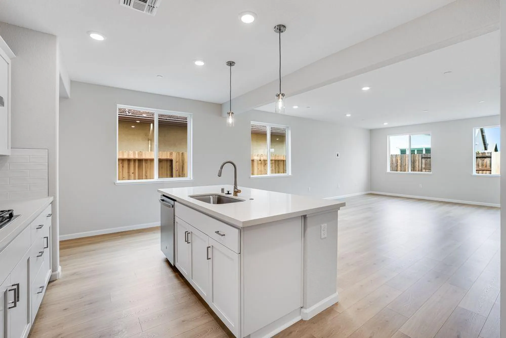 Property Slideshow image 8 of 57 | 1592 edgewood ln, Lincoln, CA, 95648