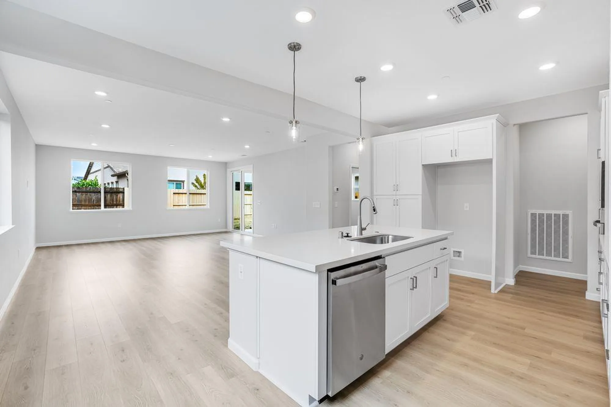 Property Slideshow image 9 of 57 | 1592 edgewood ln, Lincoln, CA, 95648